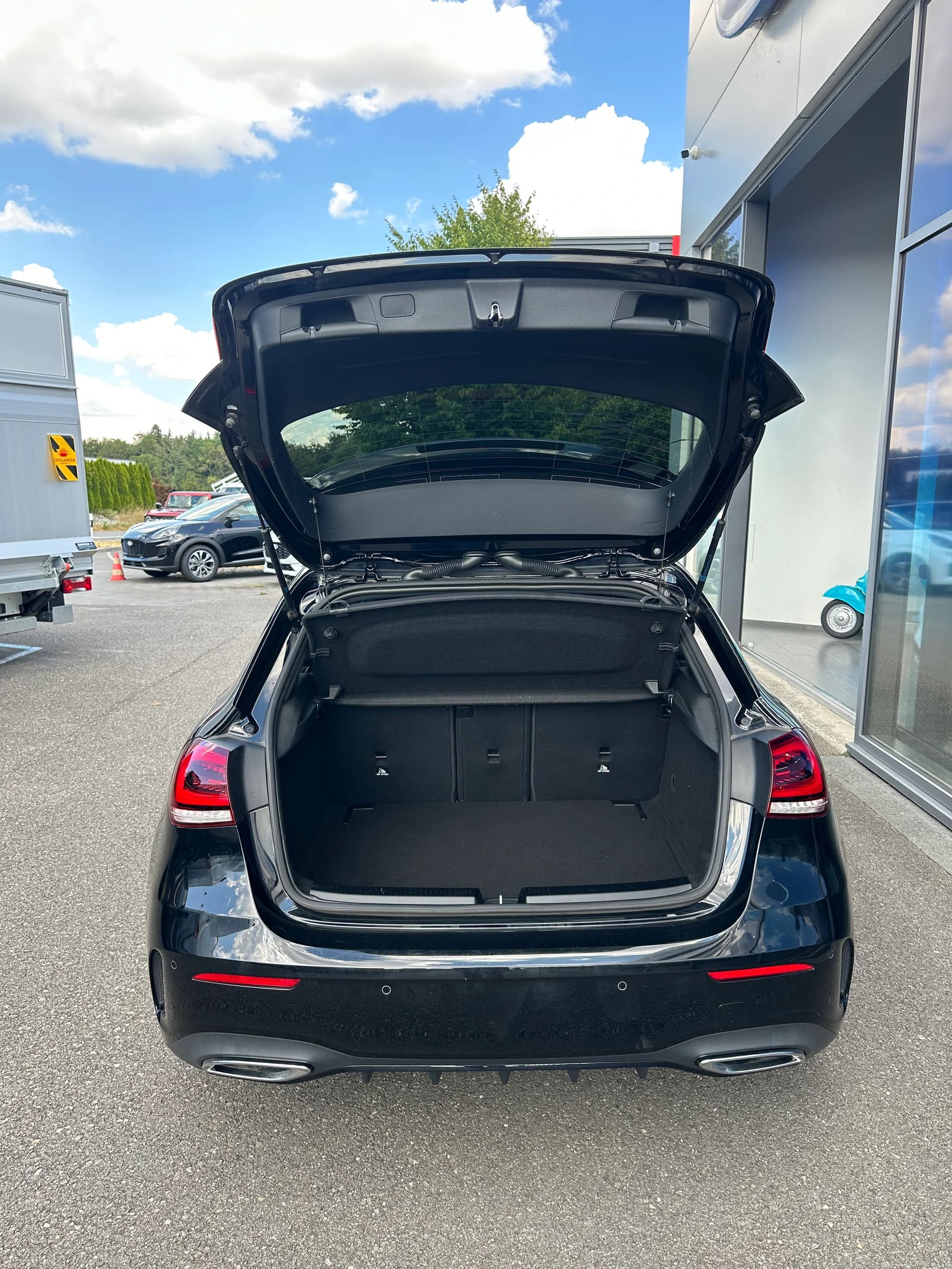 MERCEDES-BENZ A 180 AMG Line-image-5