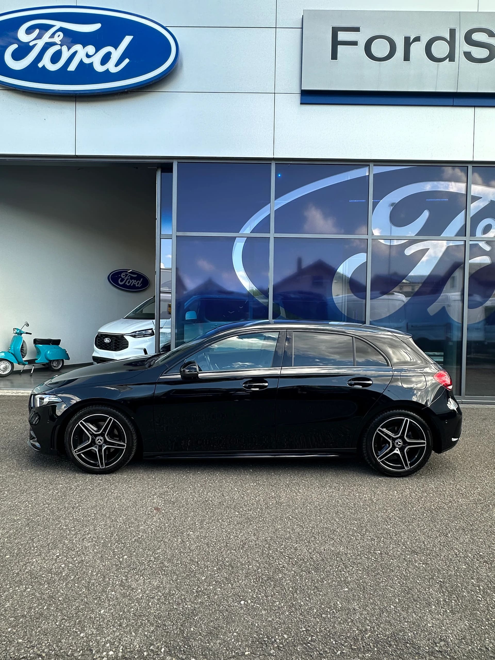 MERCEDES-BENZ A 180 AMG Line-image-2