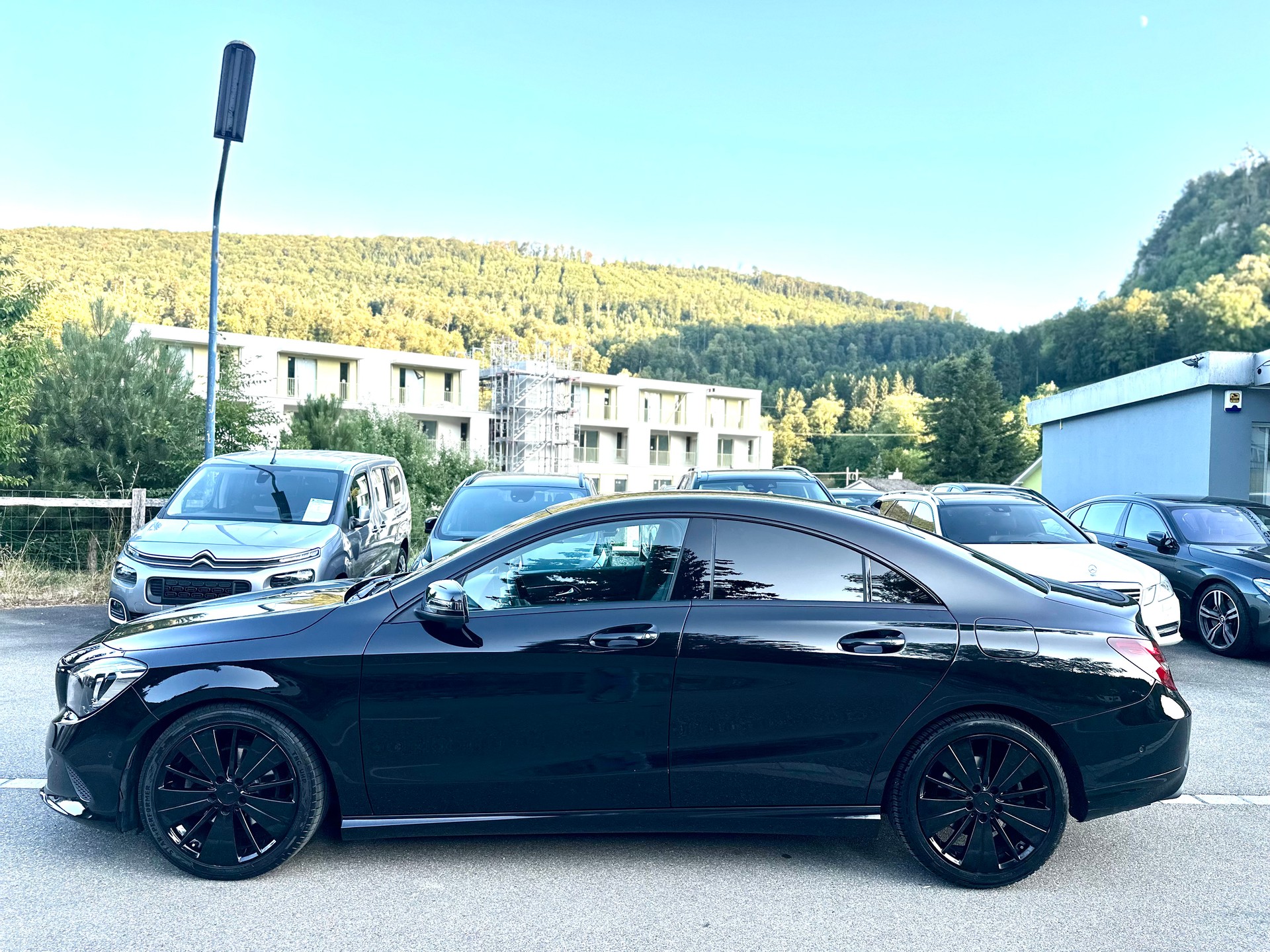 MERCEDES-BENZ CLA 200 d Night Star 7G-DCT-showroom-element-3
