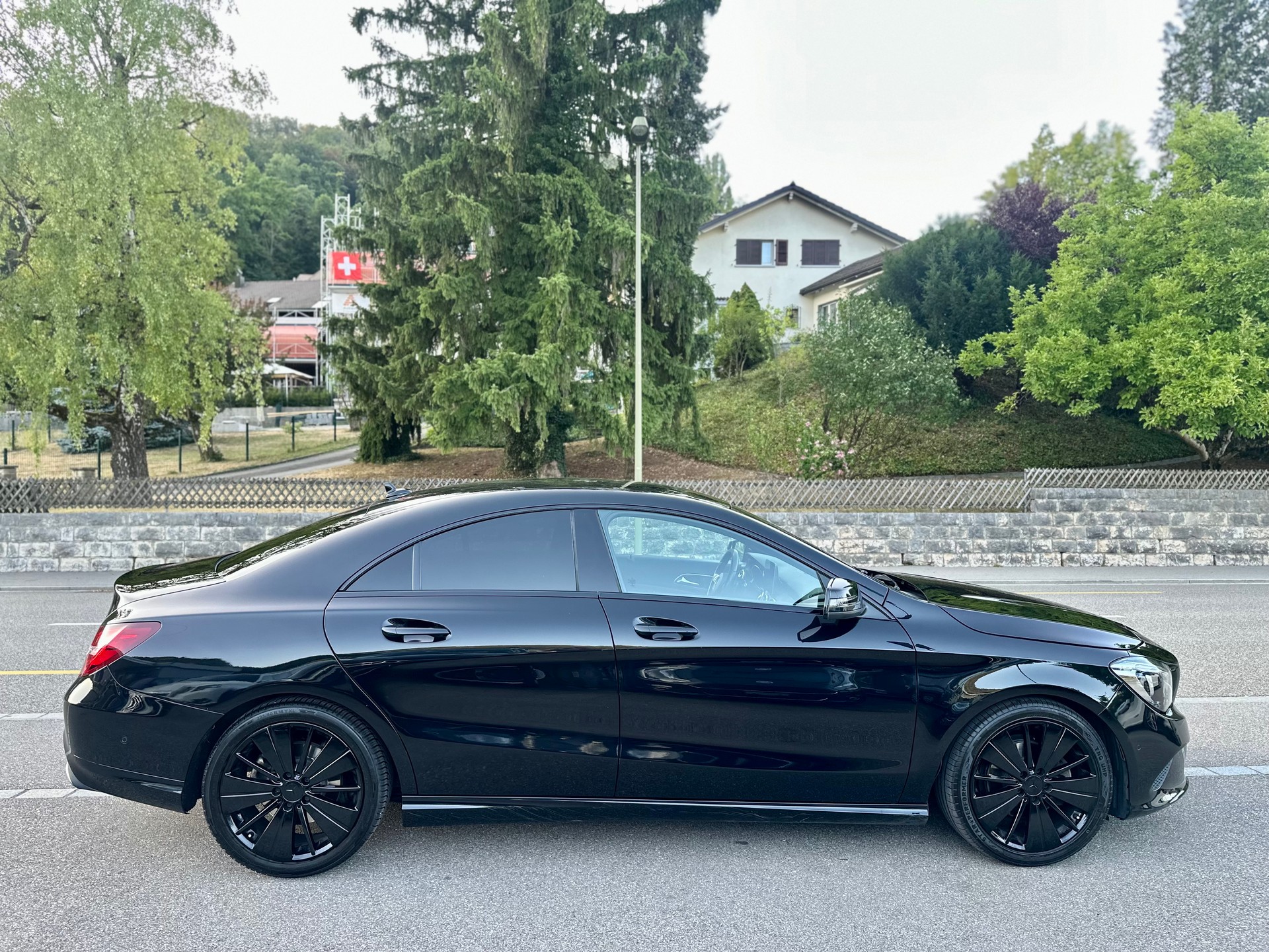 MERCEDES-BENZ CLA 200 d Night Star 7G-DCT-image-4