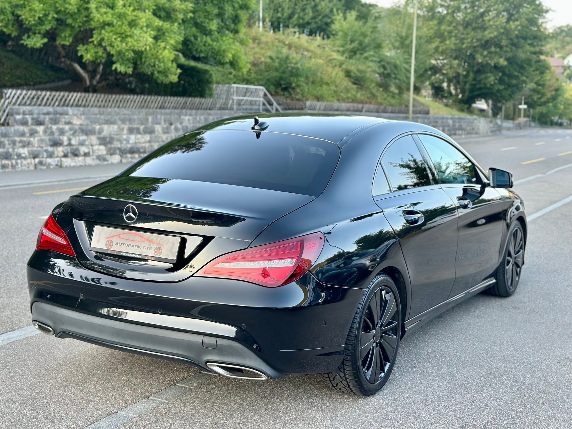MERCEDES-BENZ CLA 200 d Night Star 7G-DCT-image-6