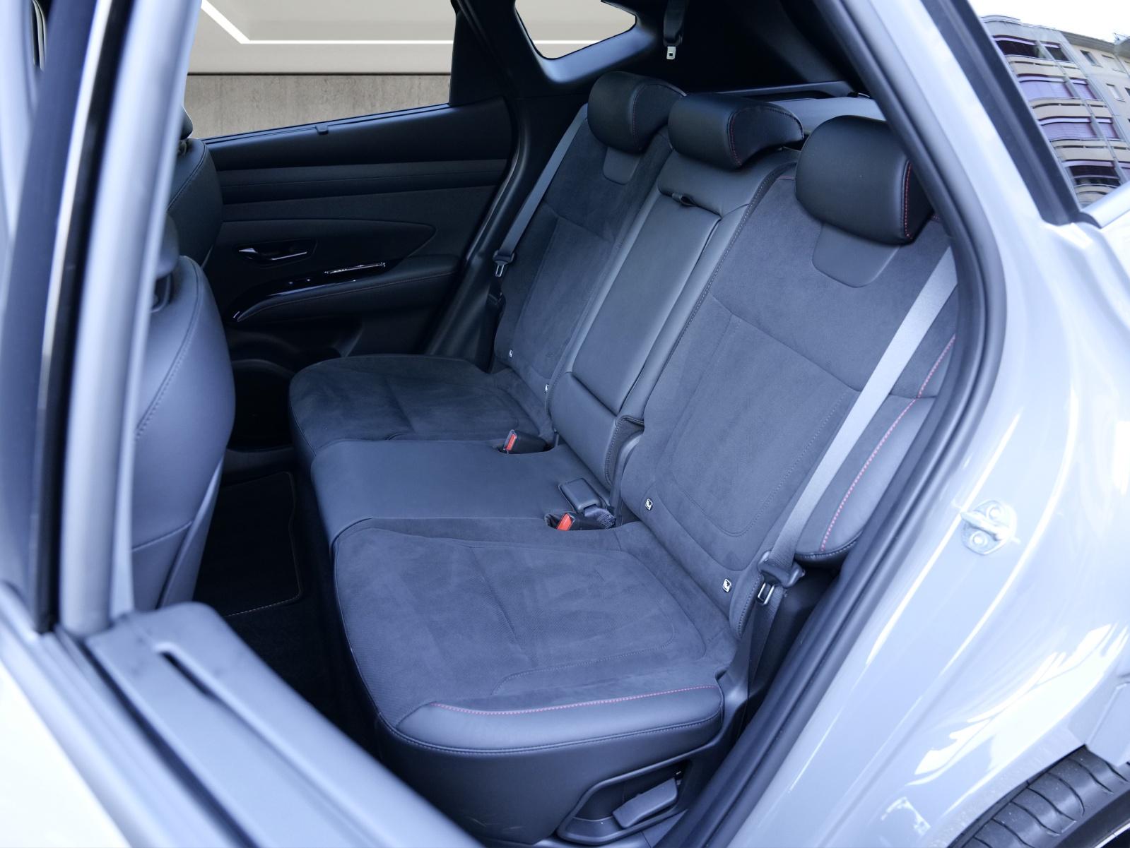 HYUNDAI Tucson 1.6 T-GDi HEV N-Line 4WD-image-6