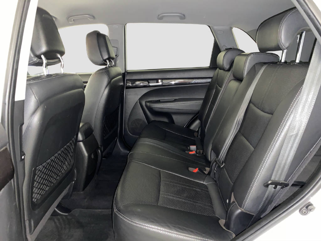 KIA Sorento 2.2 CRDi Style 7P-image-12