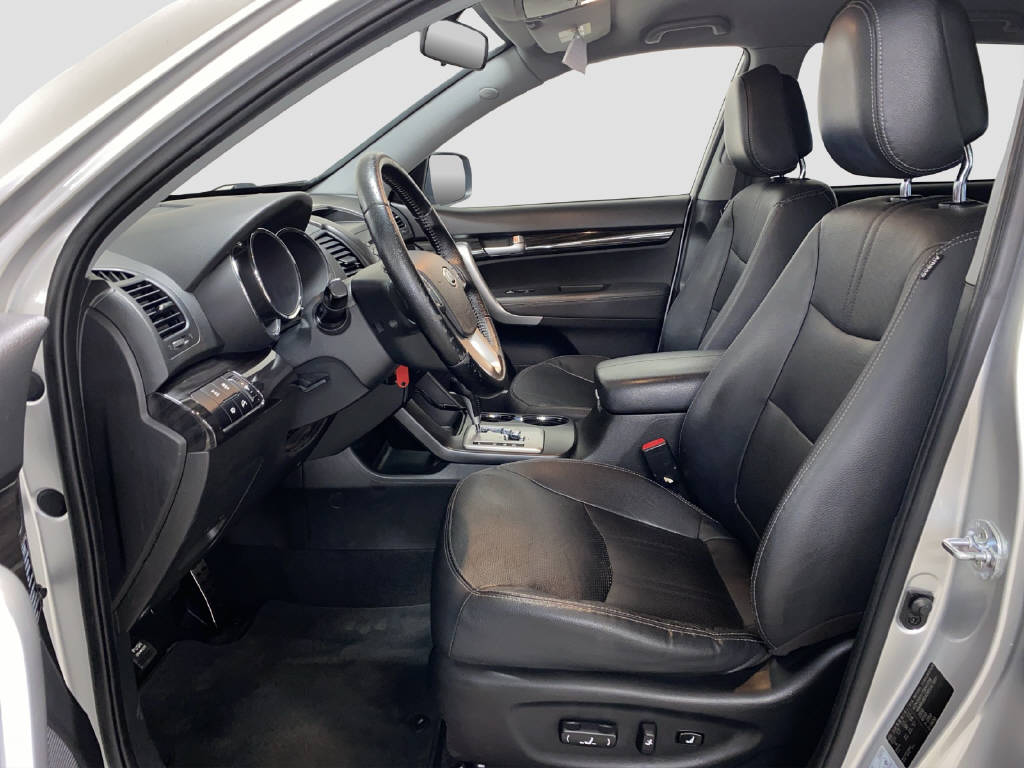 KIA Sorento 2.2 CRDi Style 7P-image-5