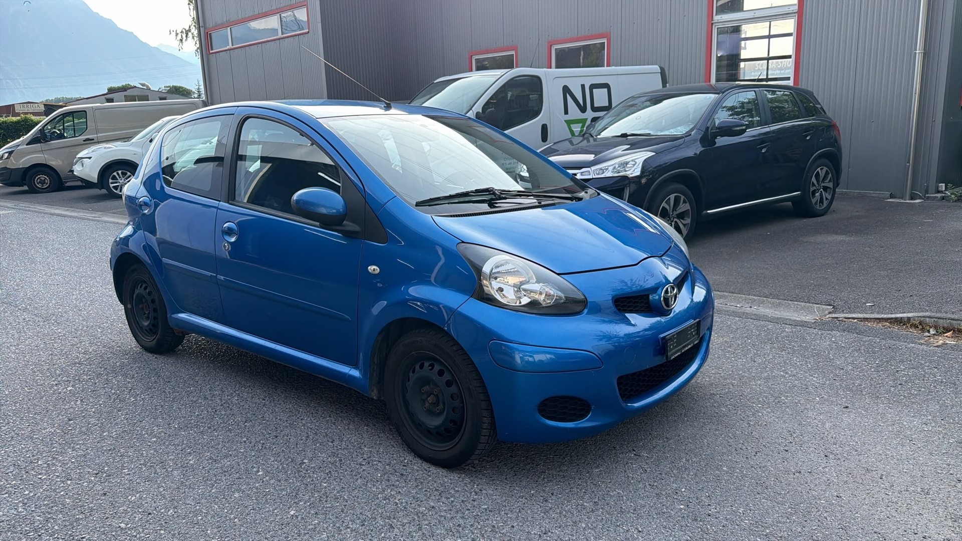 TOYOTA Aygo 1.0 Linea Luna Cool-image-2