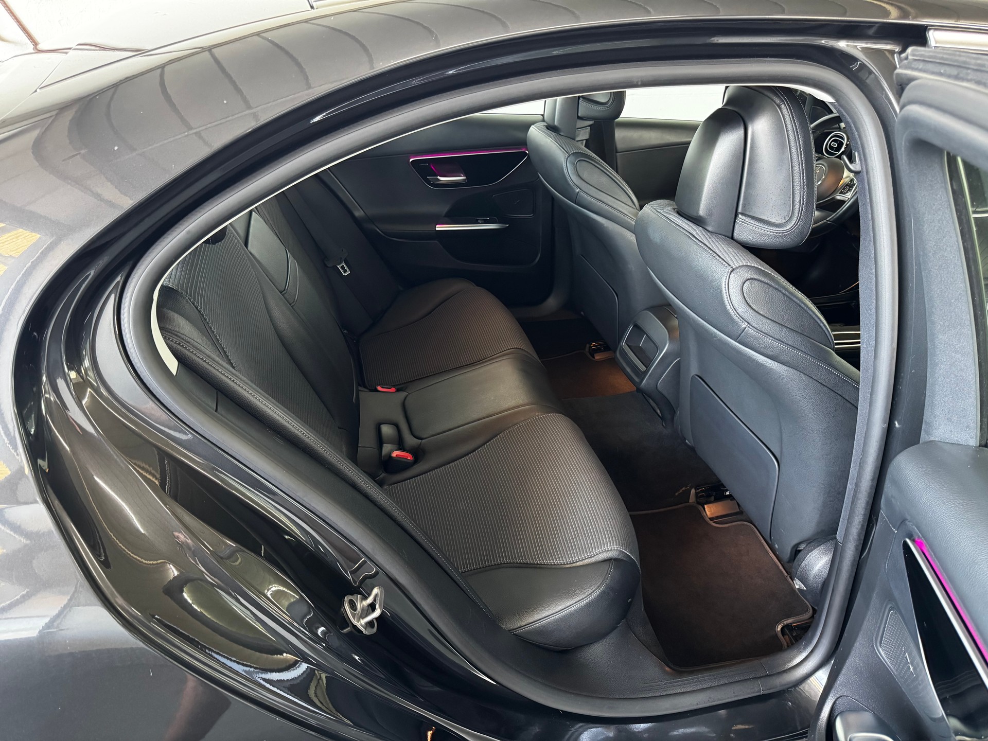 MERCEDES-BENZ C 180 Avantgarde-image-23