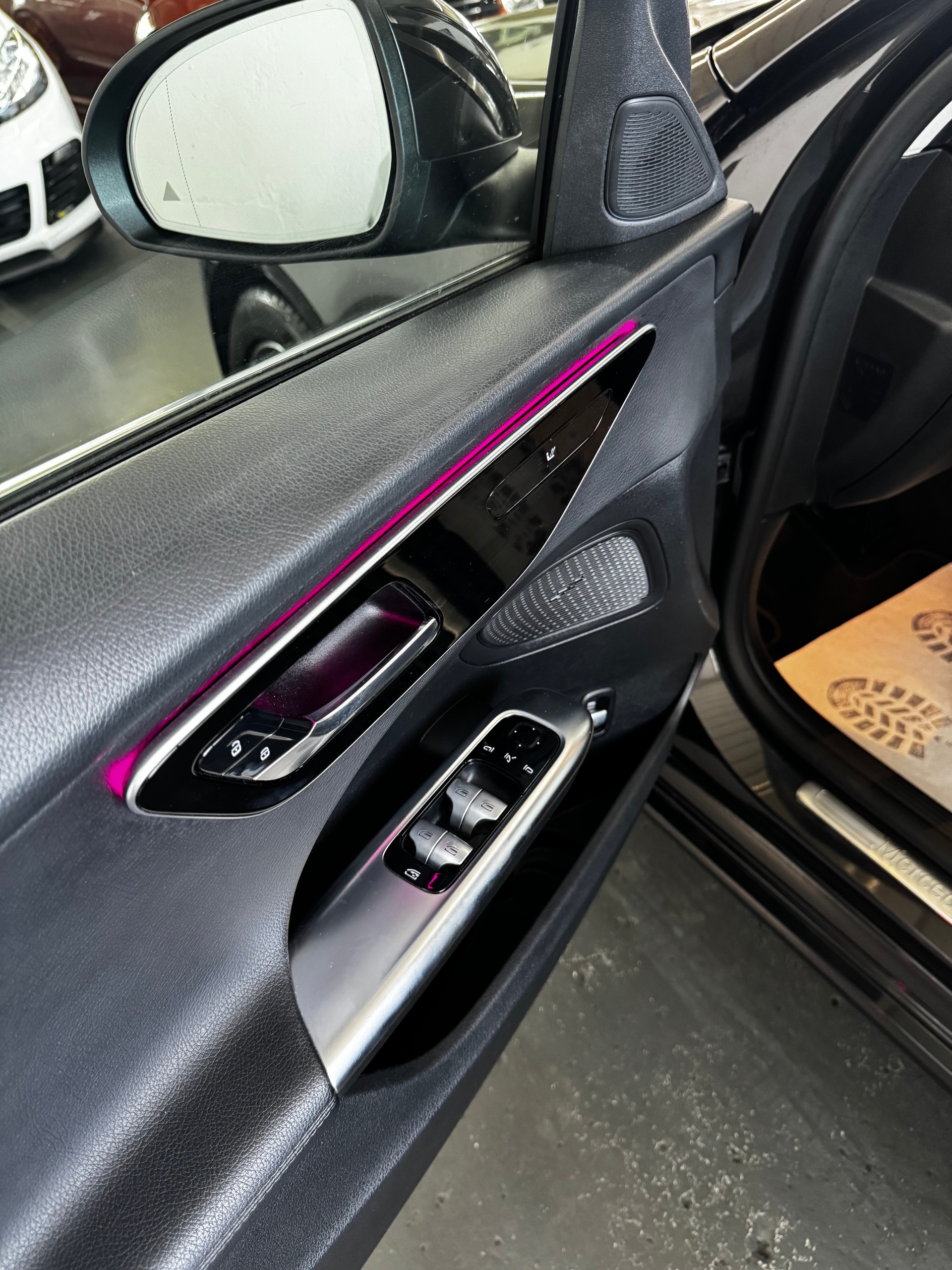 MERCEDES-BENZ C 180 Avantgarde-image-18