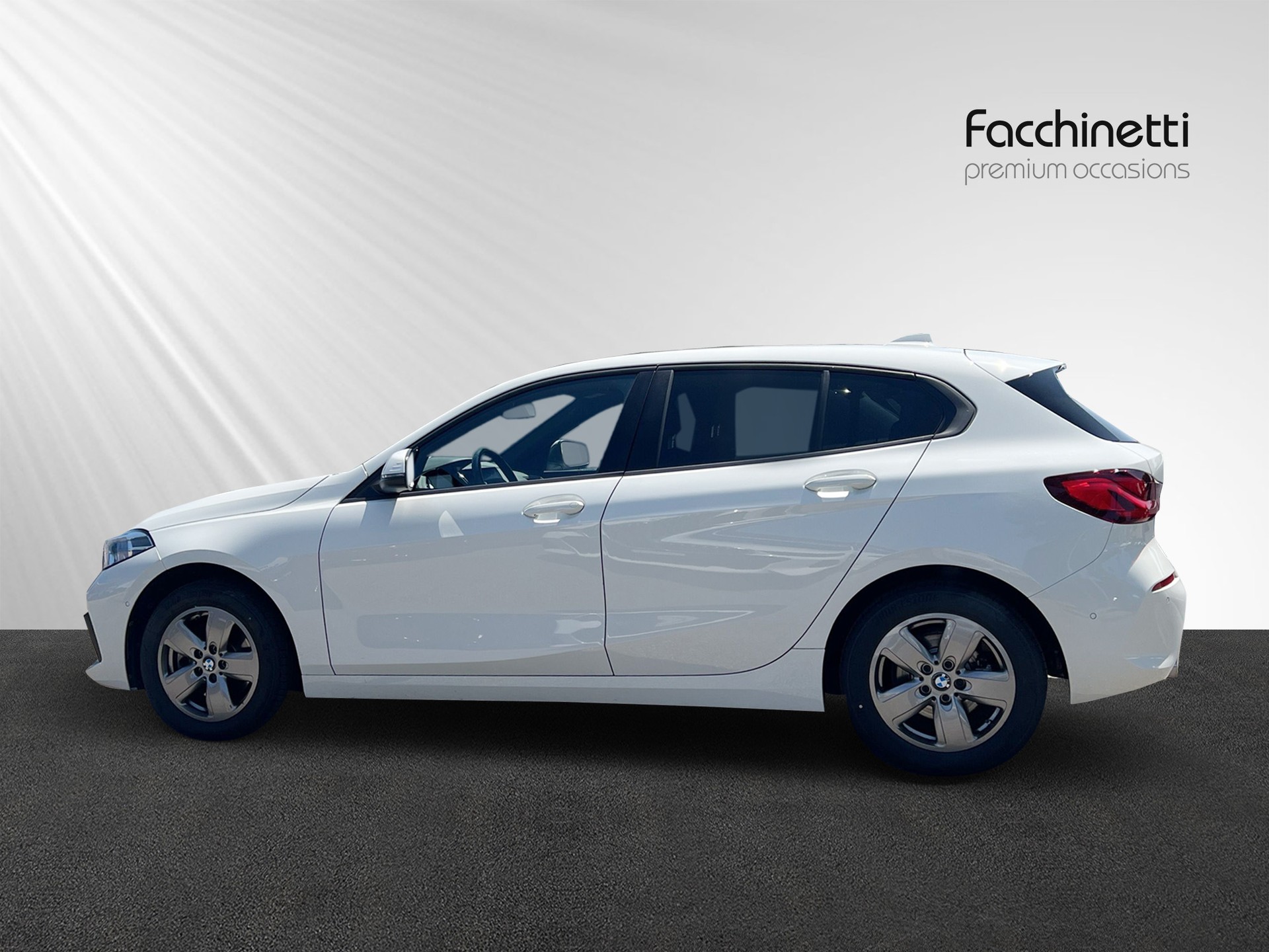 BMW 118d Steptronic-showroom-element-1