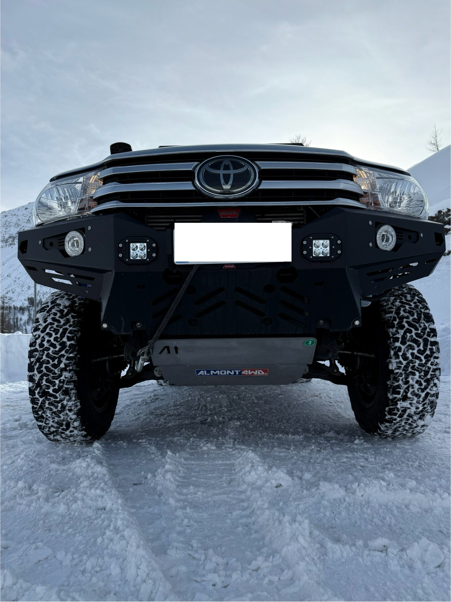 TOYOTA HI-LUX-image-2