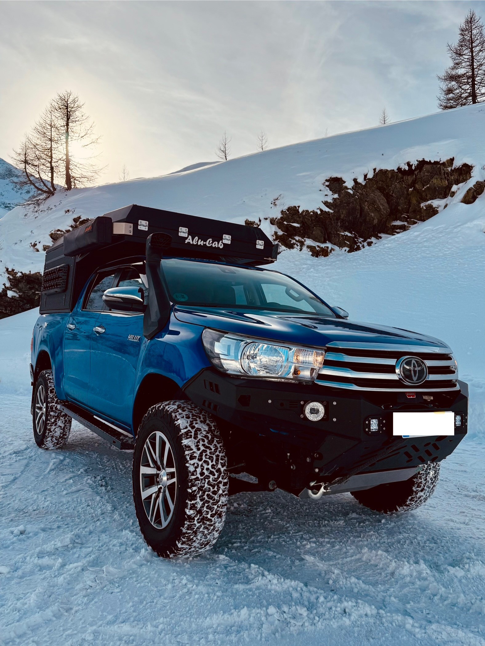 TOYOTA HI-LUX-image-0