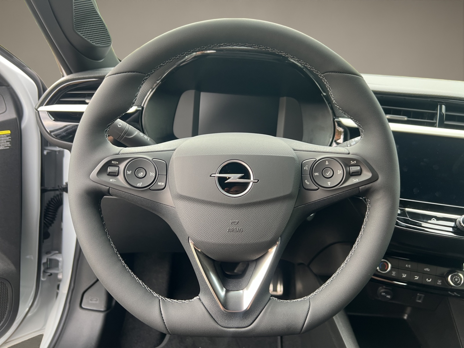 OPEL Corsa 1.2 T Hybrid Viva-image-11
