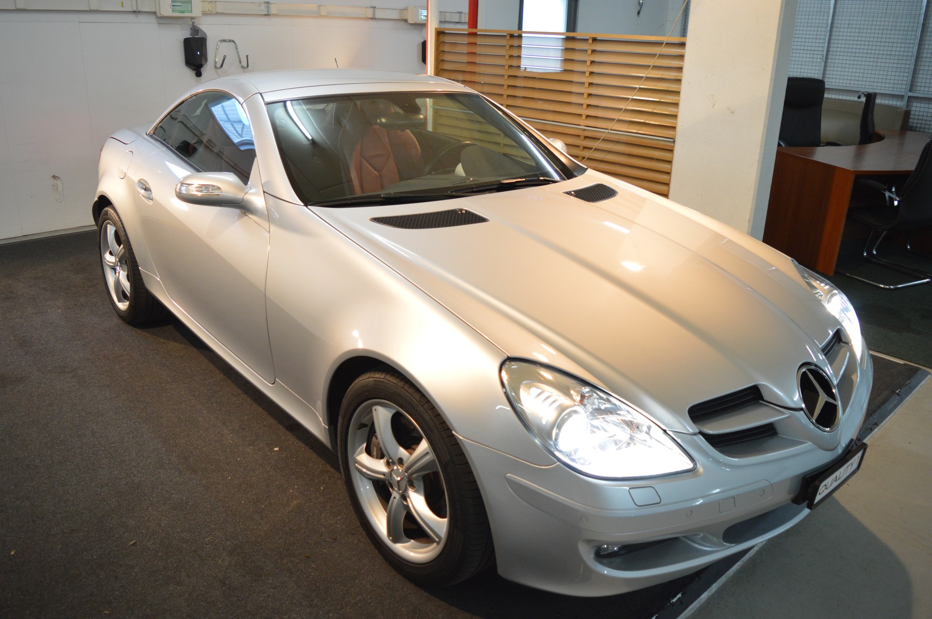 MERCEDES-BENZ SLK 350-image-17