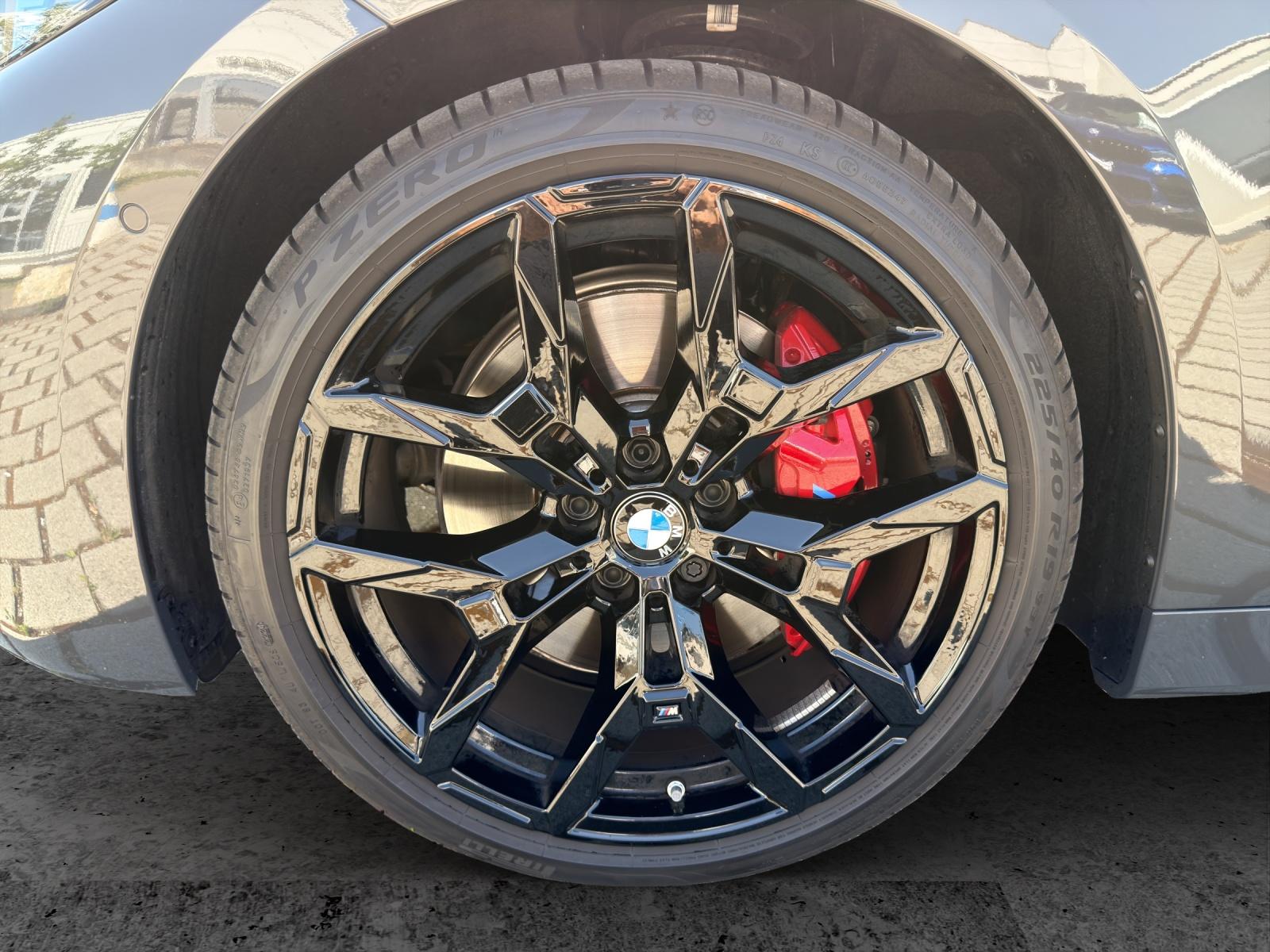 BMW M440i xDrive Cabrio-image-8