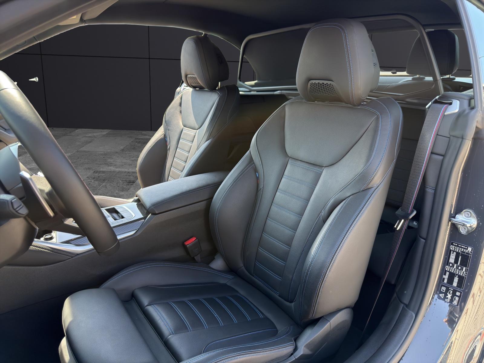 BMW M440i xDrive Cabrio-image-19