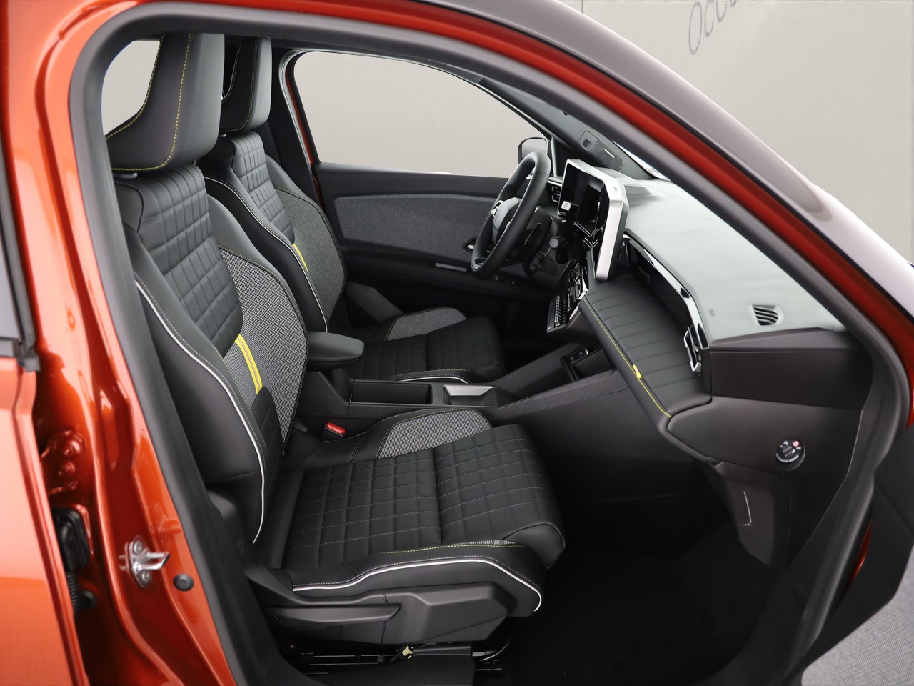 RENAULT R4 E-Tech Comfort Range iconic-image-6