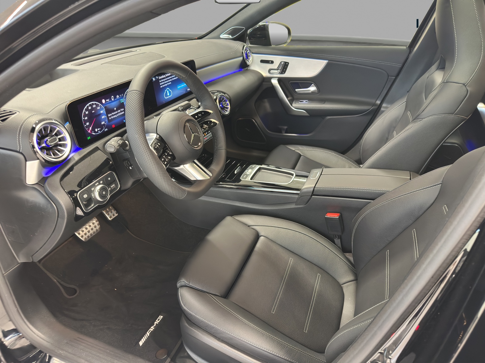 MERCEDES-BENZ A 220 4Matic 8G-DCT-image-9