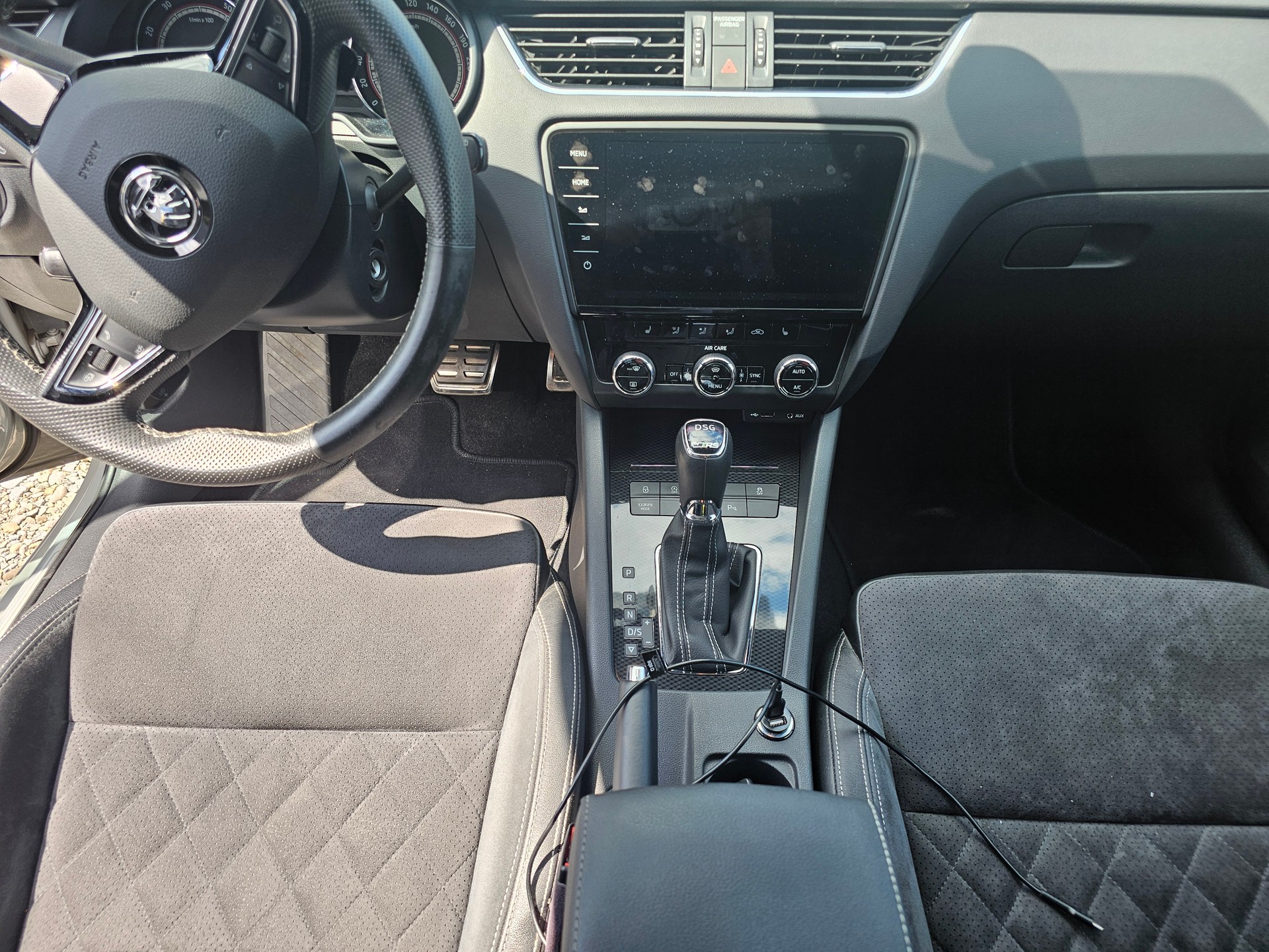 SKODA Octavia Combi 2.0 TSI RS-image-9