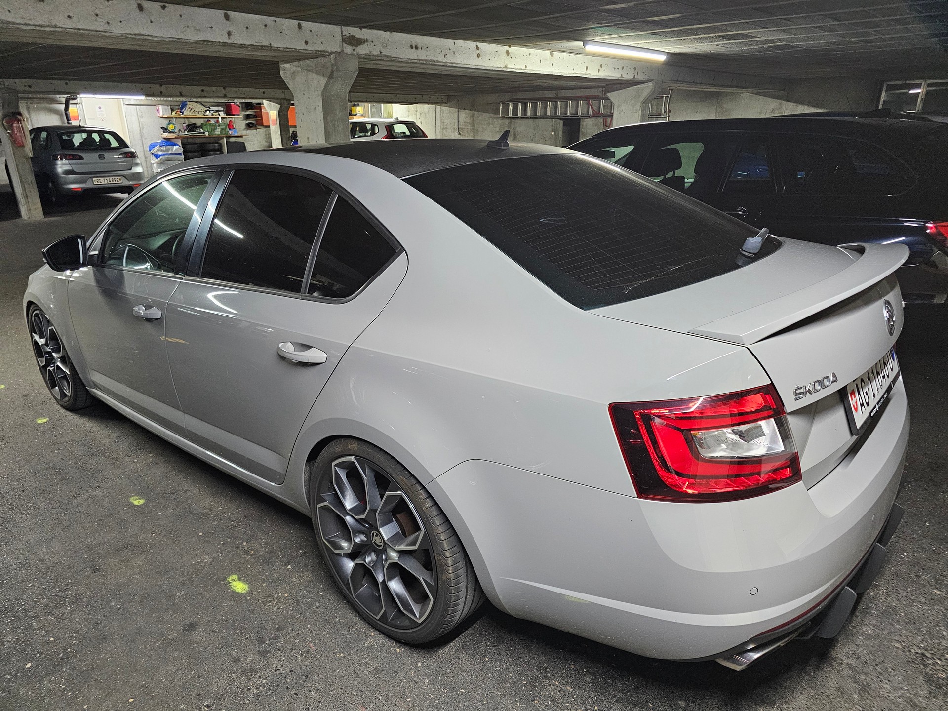 SKODA Octavia Combi 2.0 TSI RS-image-3