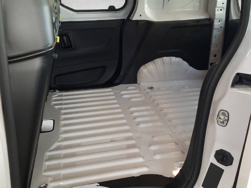 TOYOTA PROACE CITY Van L1 1.2 Active-image-4