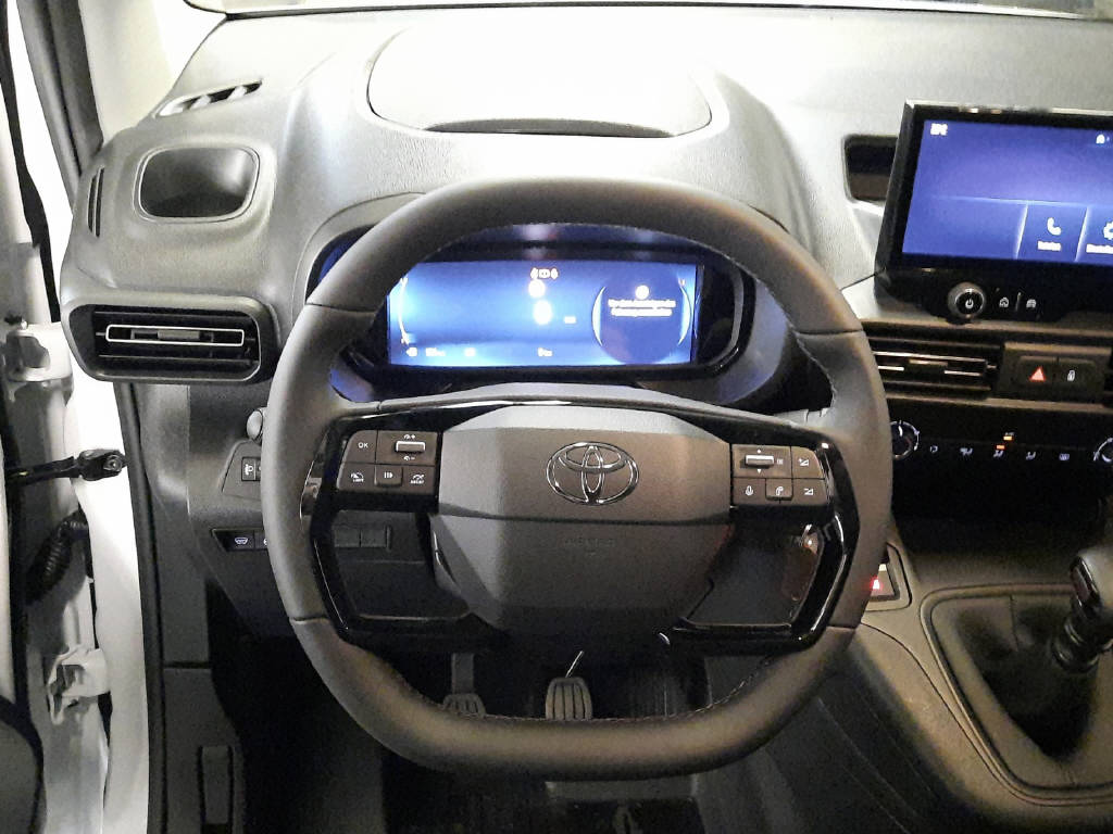 TOYOTA PROACE CITY Van L1 1.2 Active-image-10