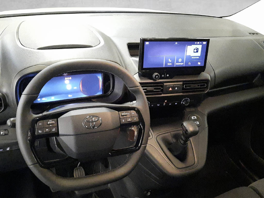 TOYOTA PROACE CITY Van L1 1.2 Active-image-5