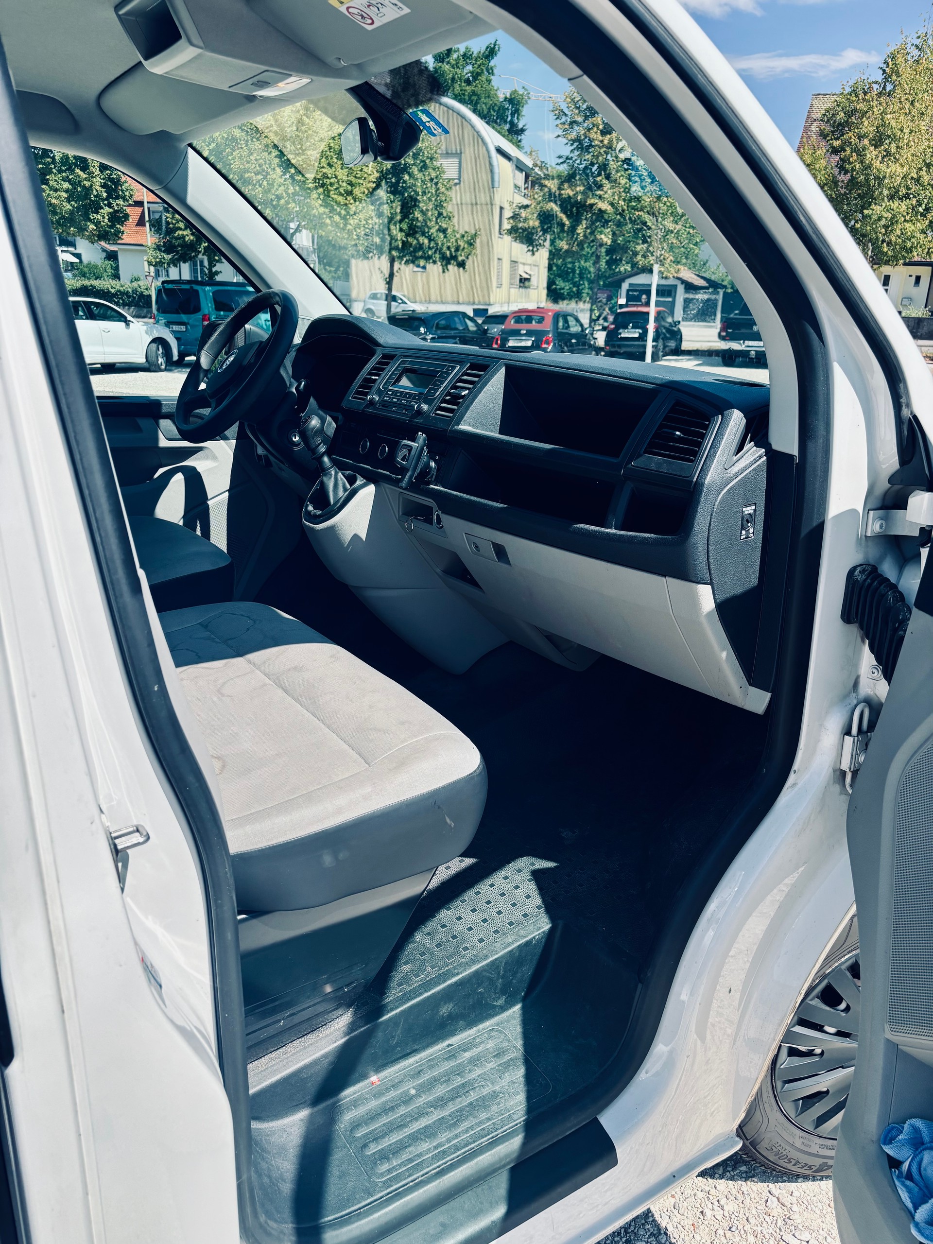 VW 2.0 TDI 102 Entry-image-11