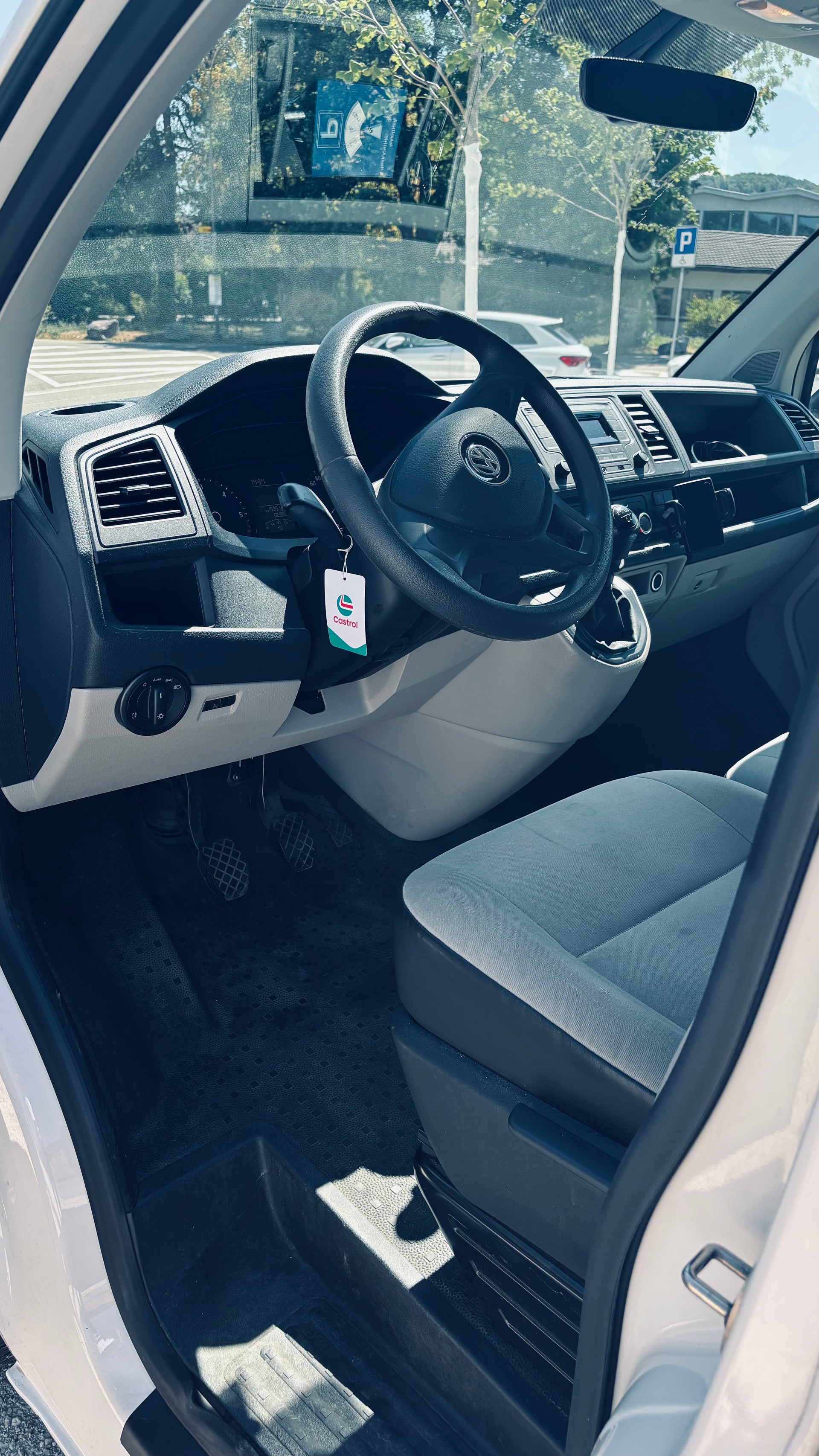 VW 2.0 TDI 102 Entry-image-6