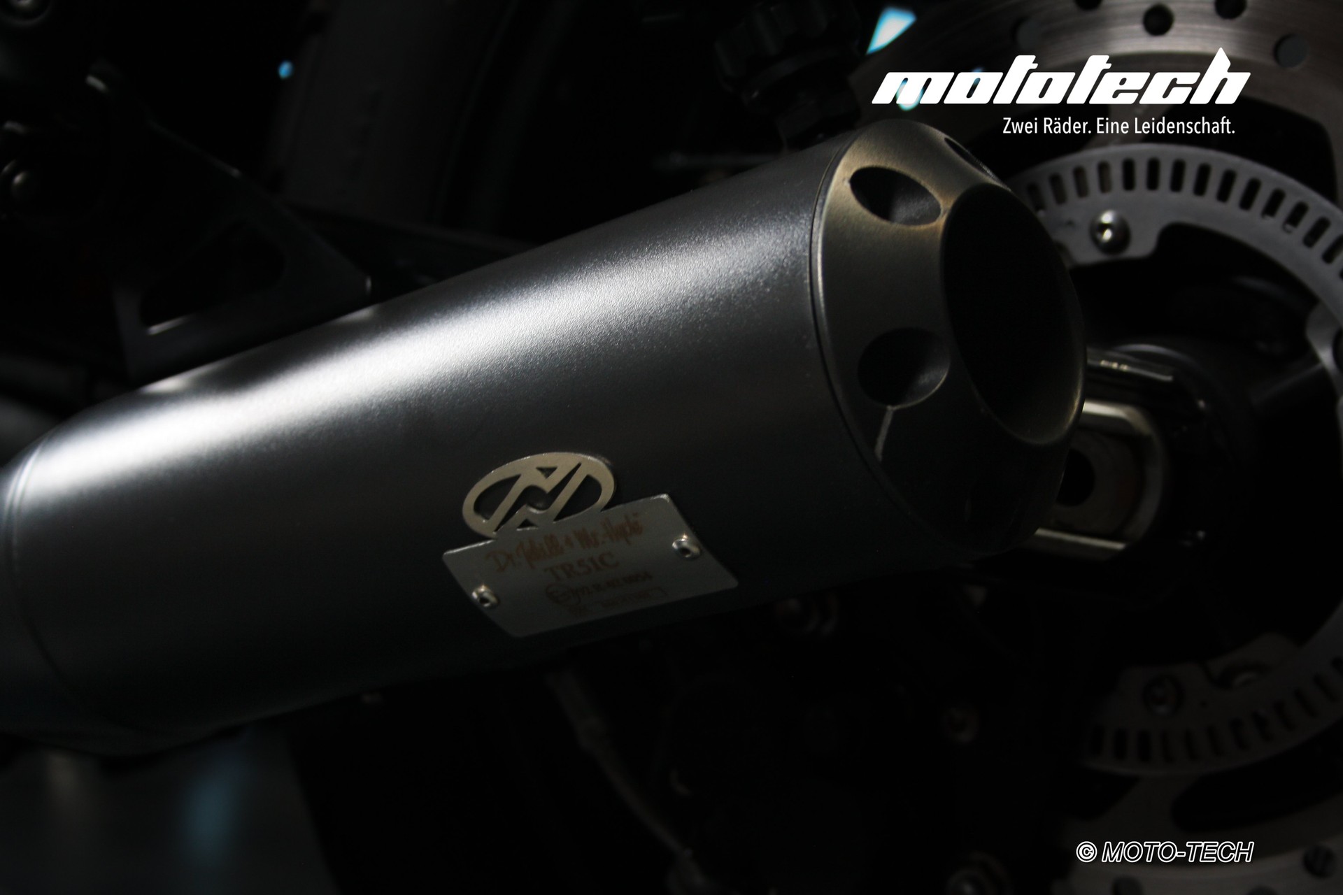 TRIUMPH Bonneville T120 Jekill & Hide-image-9