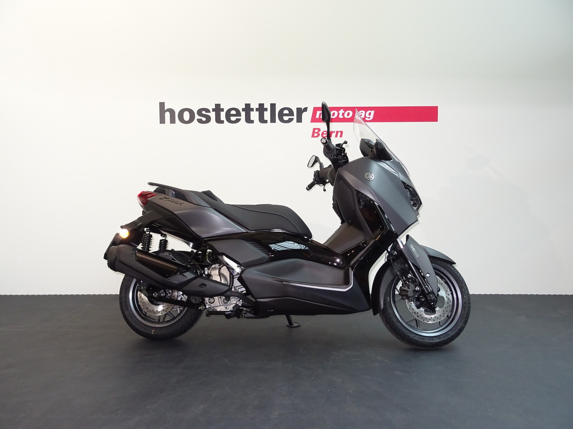 YAMAHA XMAX 300 Tech MAX+-showroom-element-1