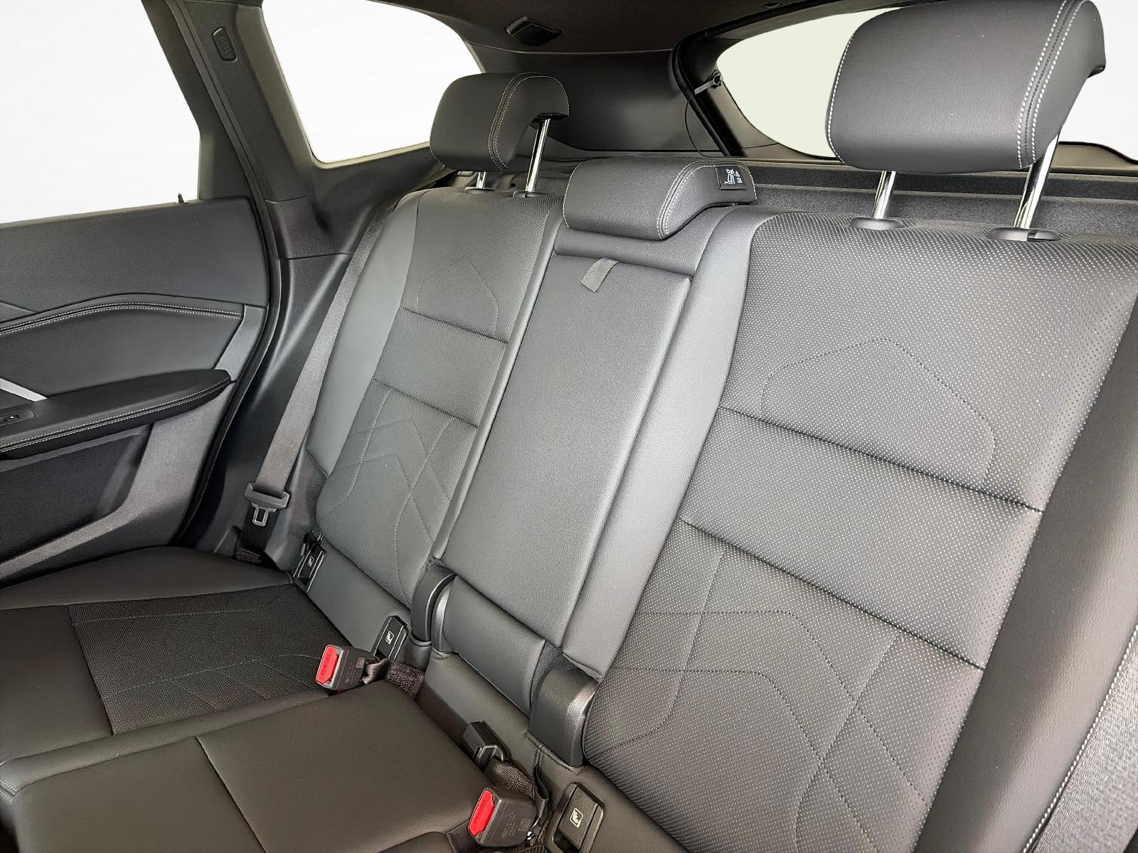 BMW X1 xDrive 23i-image-11