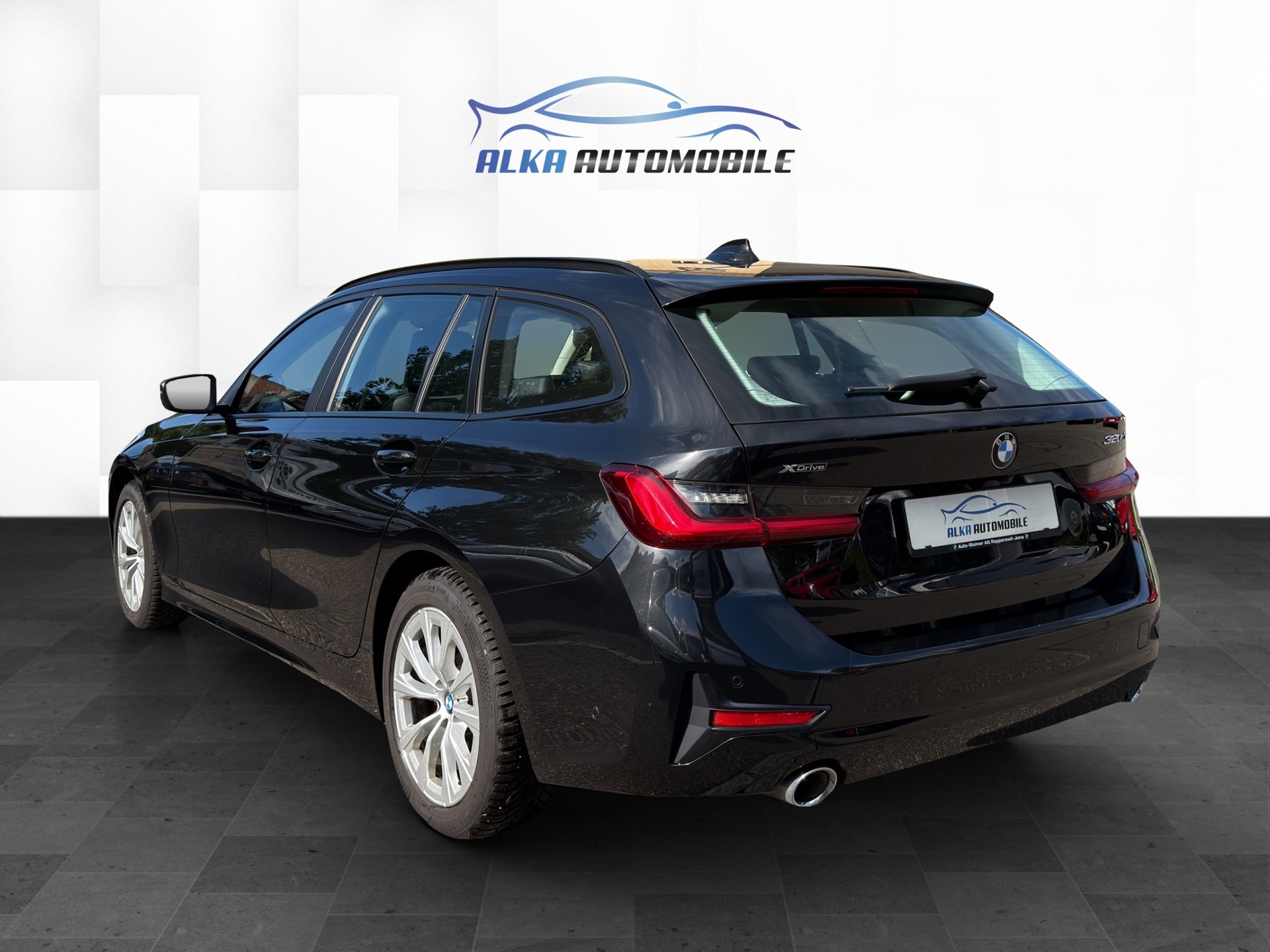 BMW 320d xDrive 48V Touring Steptronic-image-4