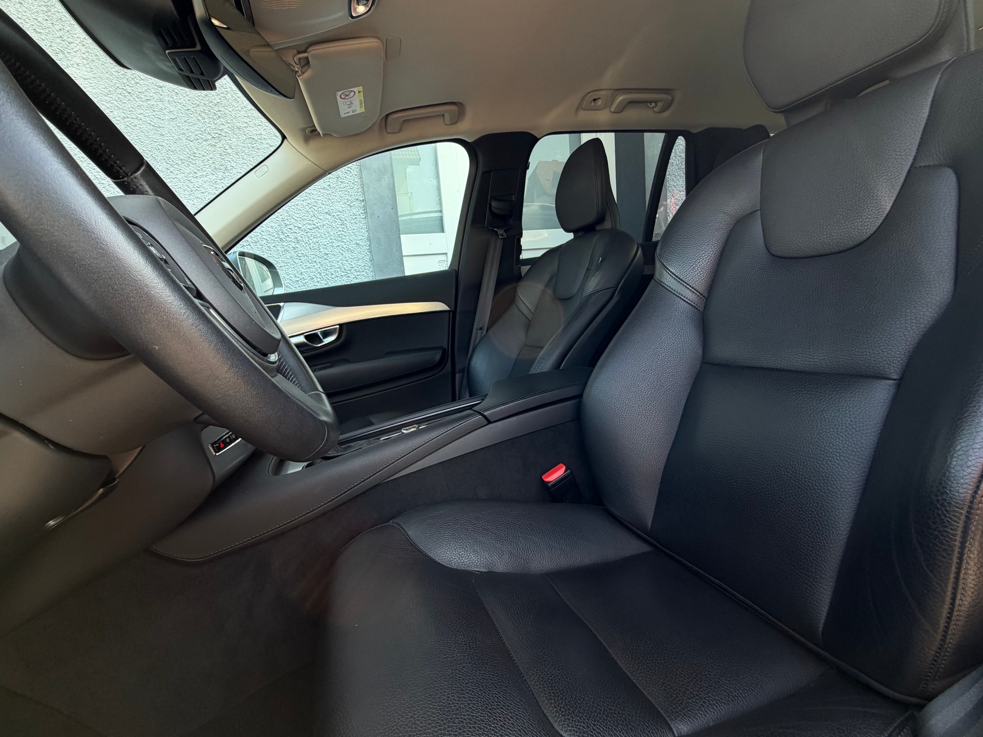 VOLVO XC90 D5 AWD Momentum Geartronic-image-11
