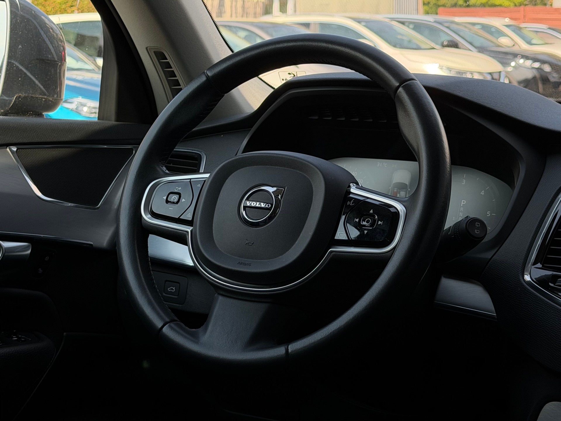 VOLVO XC90 D5 AWD Momentum Geartronic-image-6