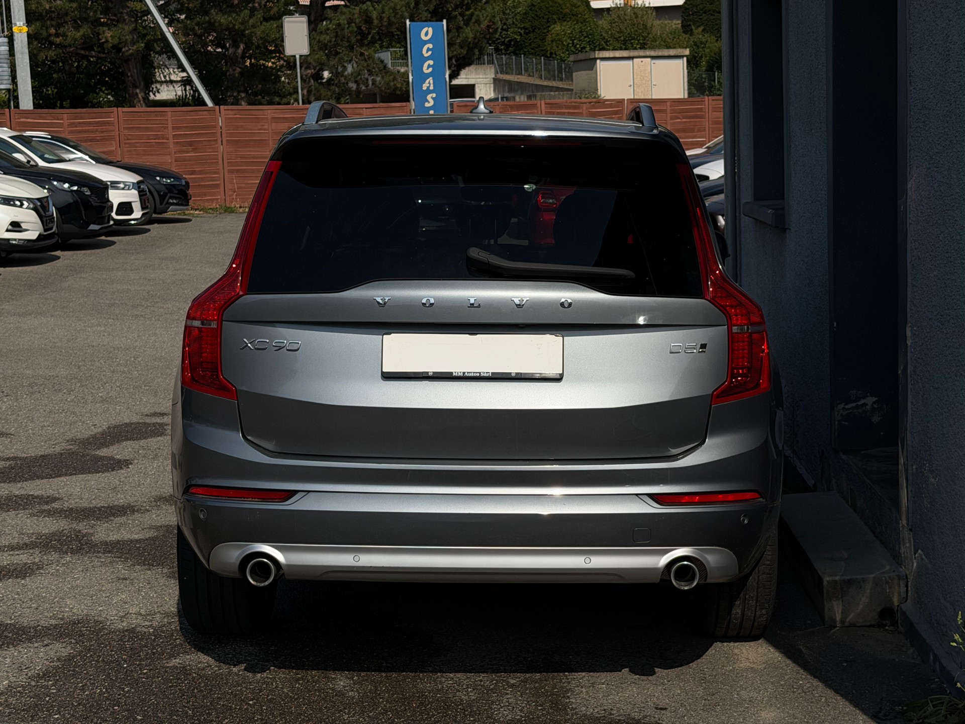 VOLVO XC90 D5 AWD Momentum Geartronic-image-4