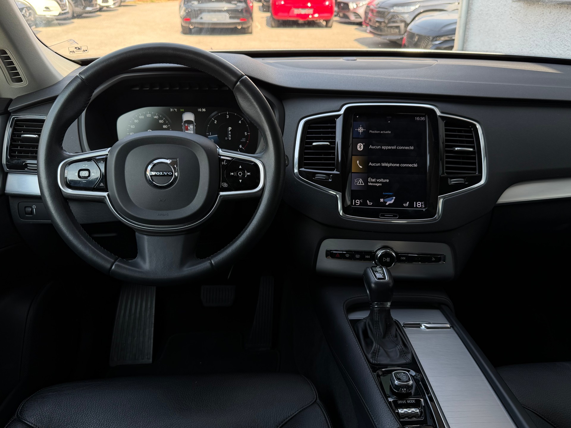 VOLVO XC90 D5 AWD Momentum Geartronic-image-5
