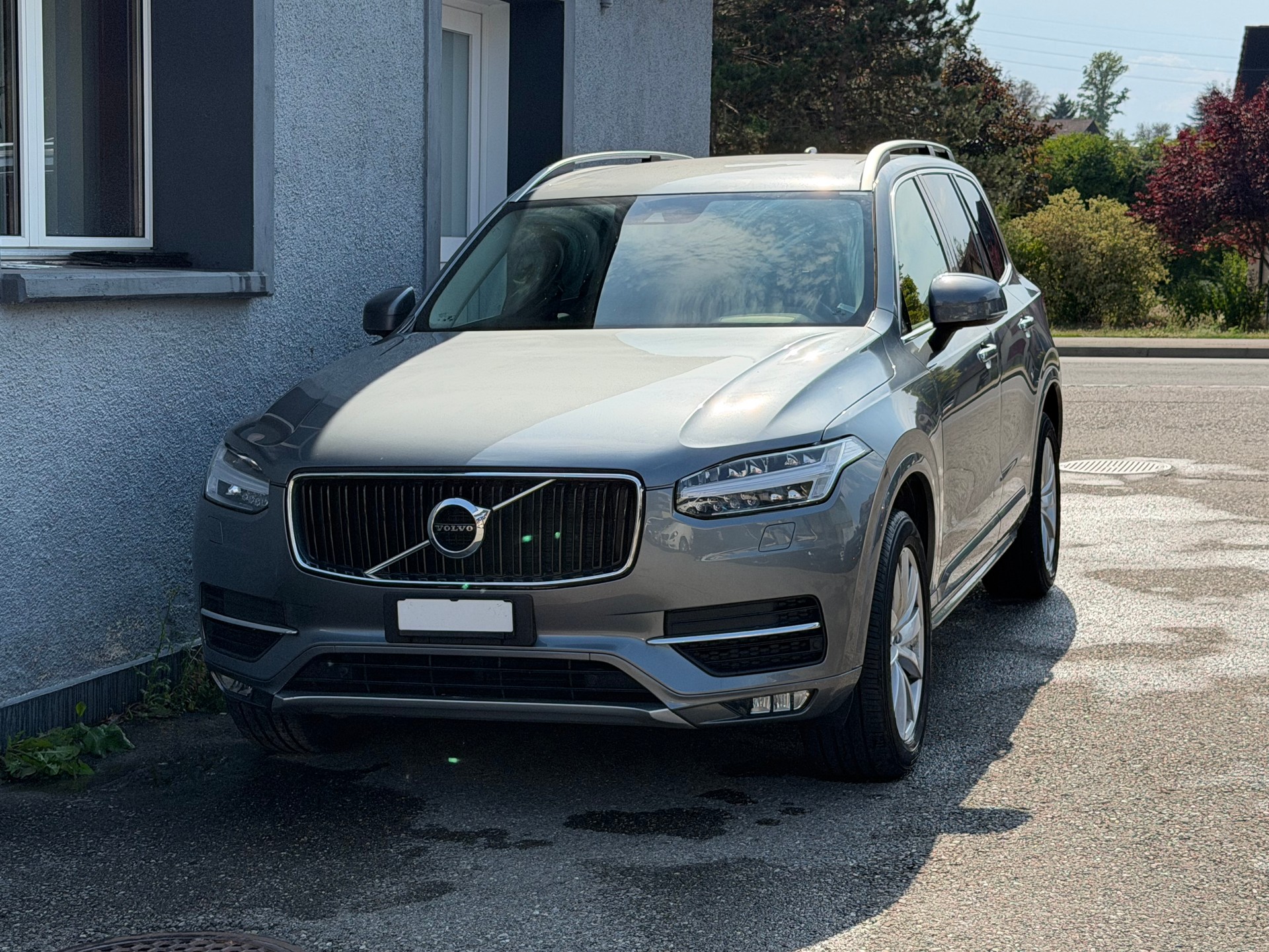 VOLVO XC90 D5 AWD Momentum Geartronic-image-1