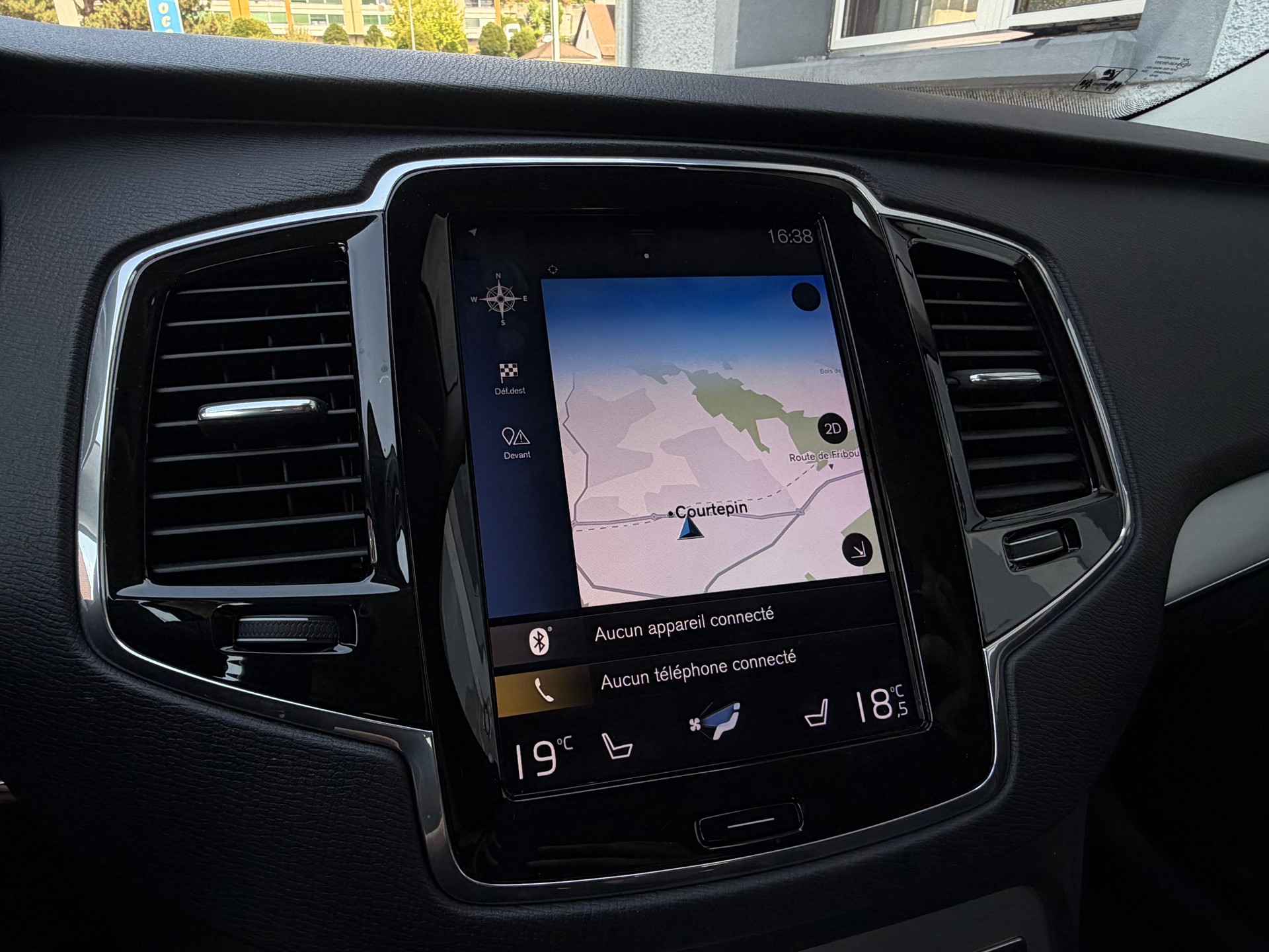 VOLVO XC90 D5 AWD Momentum Geartronic-image-9