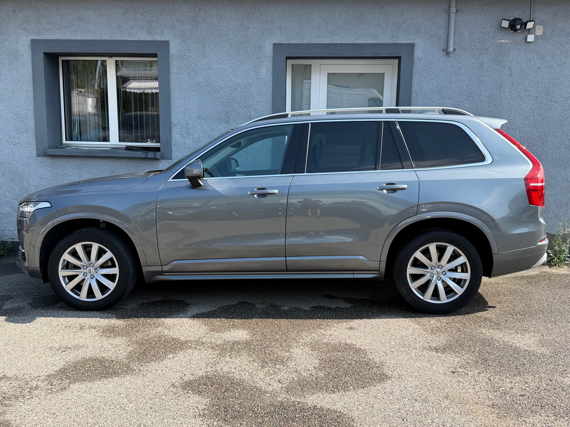 VOLVO XC90 D5 AWD Momentum Geartronic-image-2