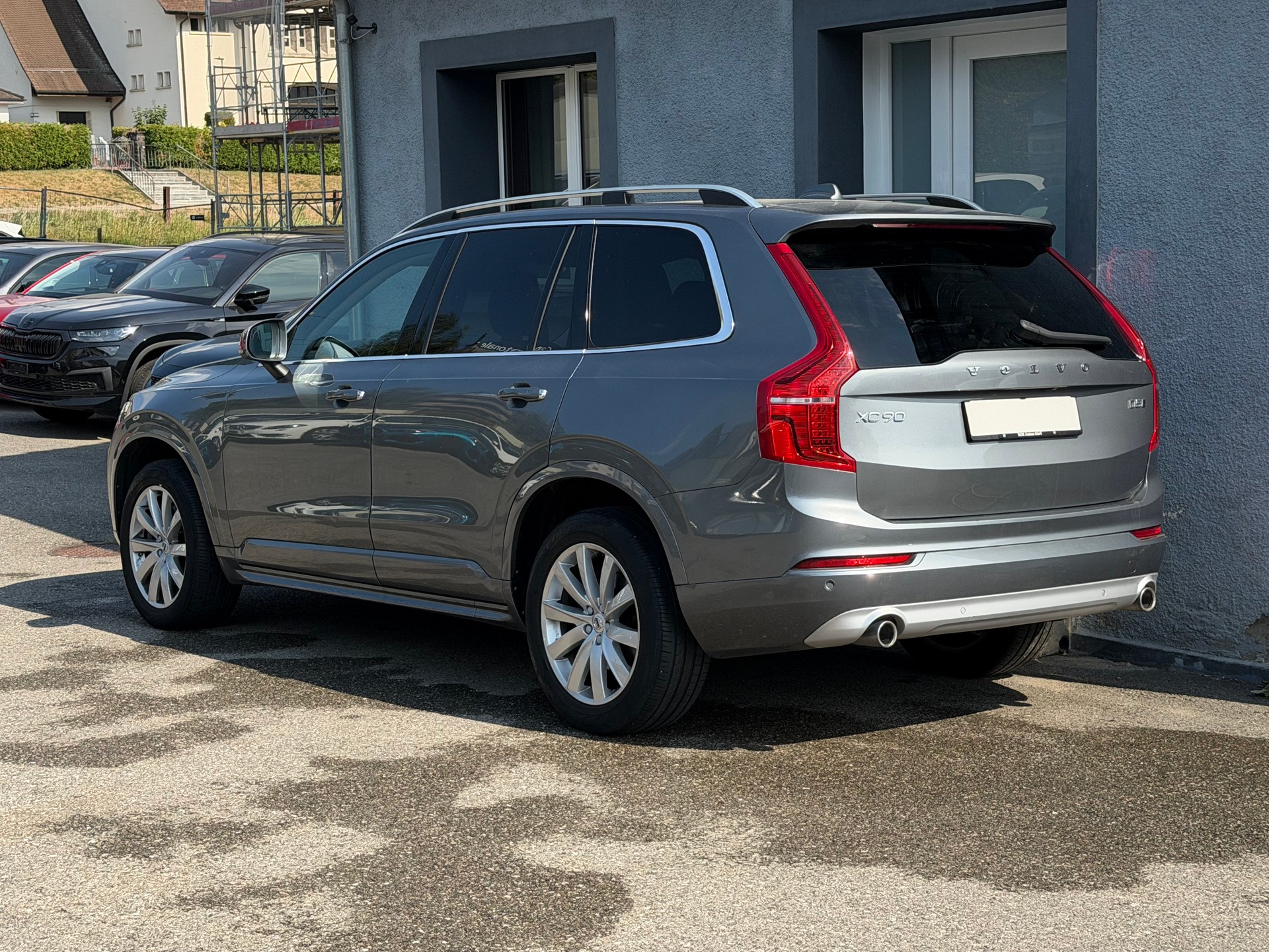 VOLVO XC90 D5 AWD Momentum Geartronic-image-3