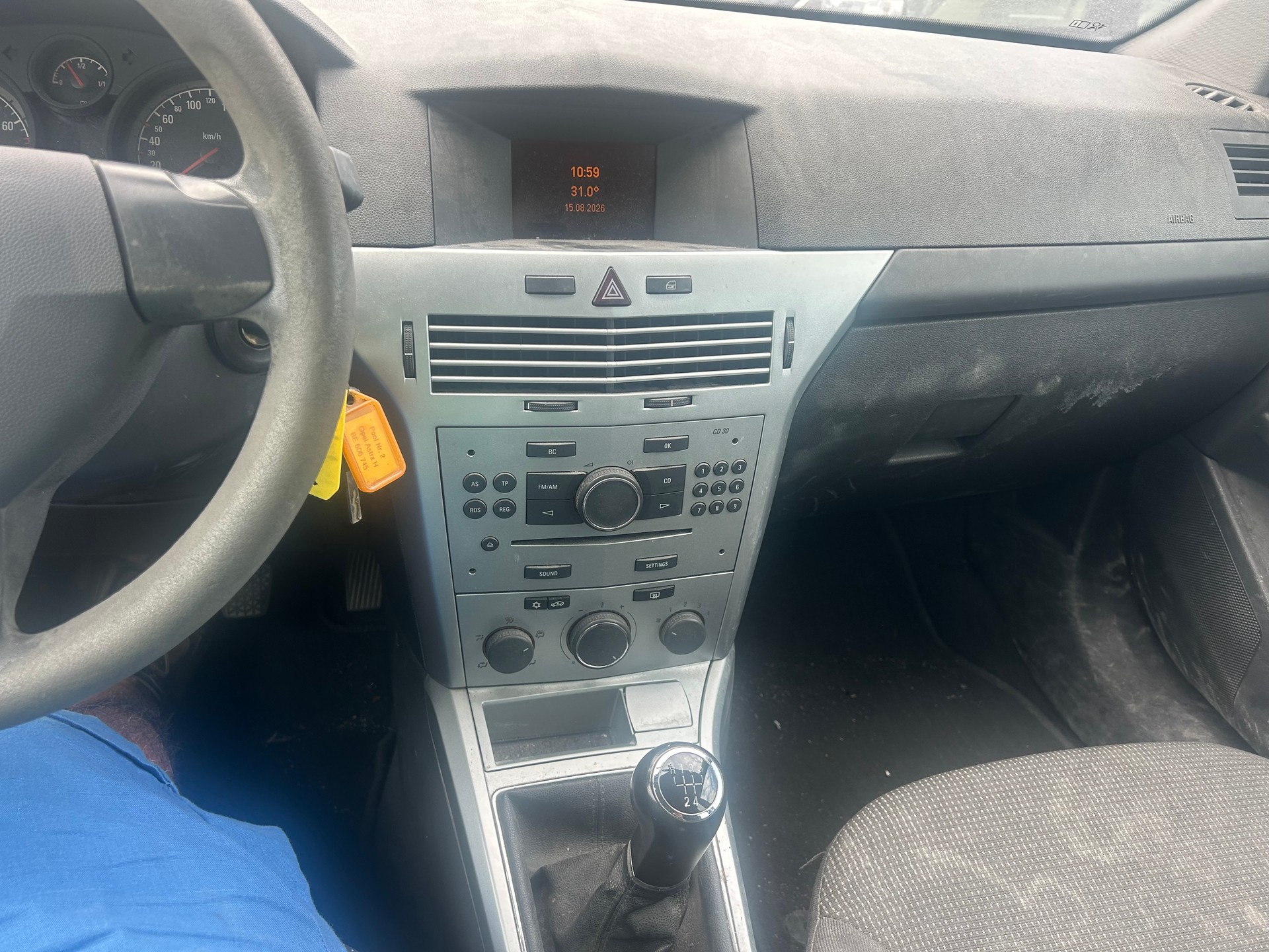 OPEL Astra Caravan 1.6i 16V Anniversary Edition-image-6