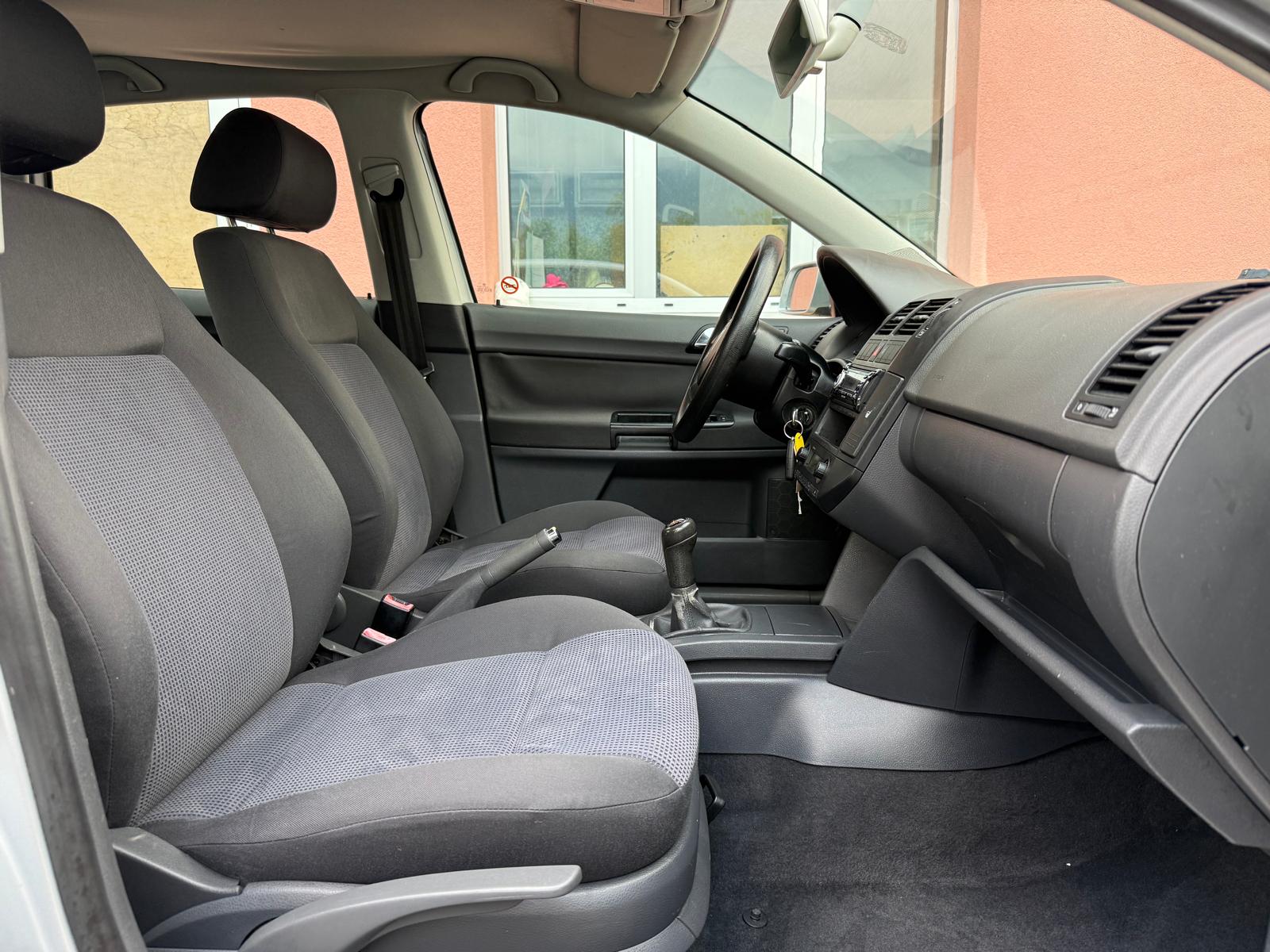 VW Polo 1.2 12V Highline-image-8