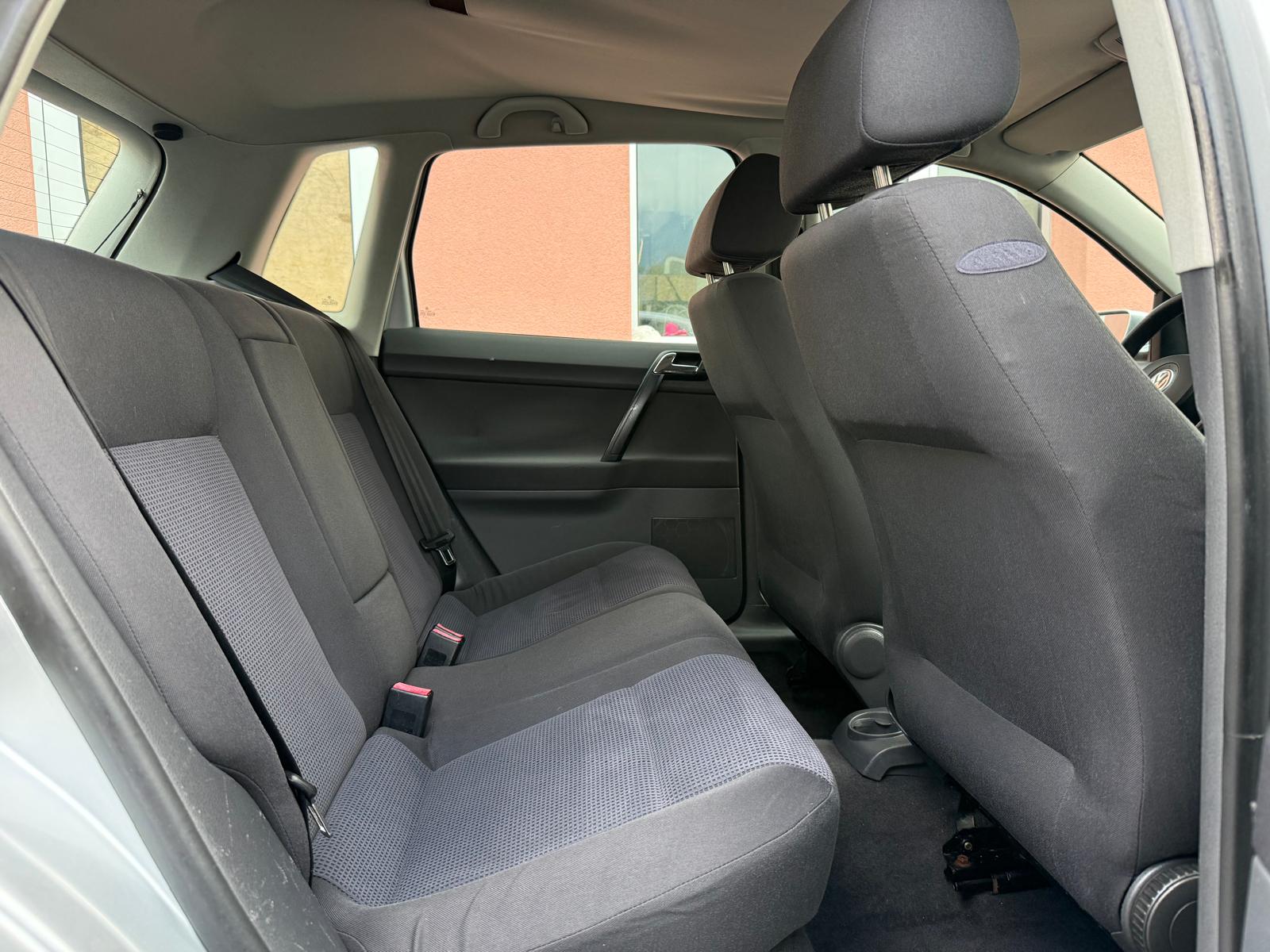 VW Polo 1.2 12V Highline-image-12