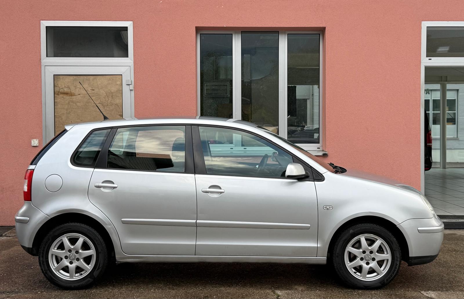 VW Polo 1.2 12V Highline-image-2