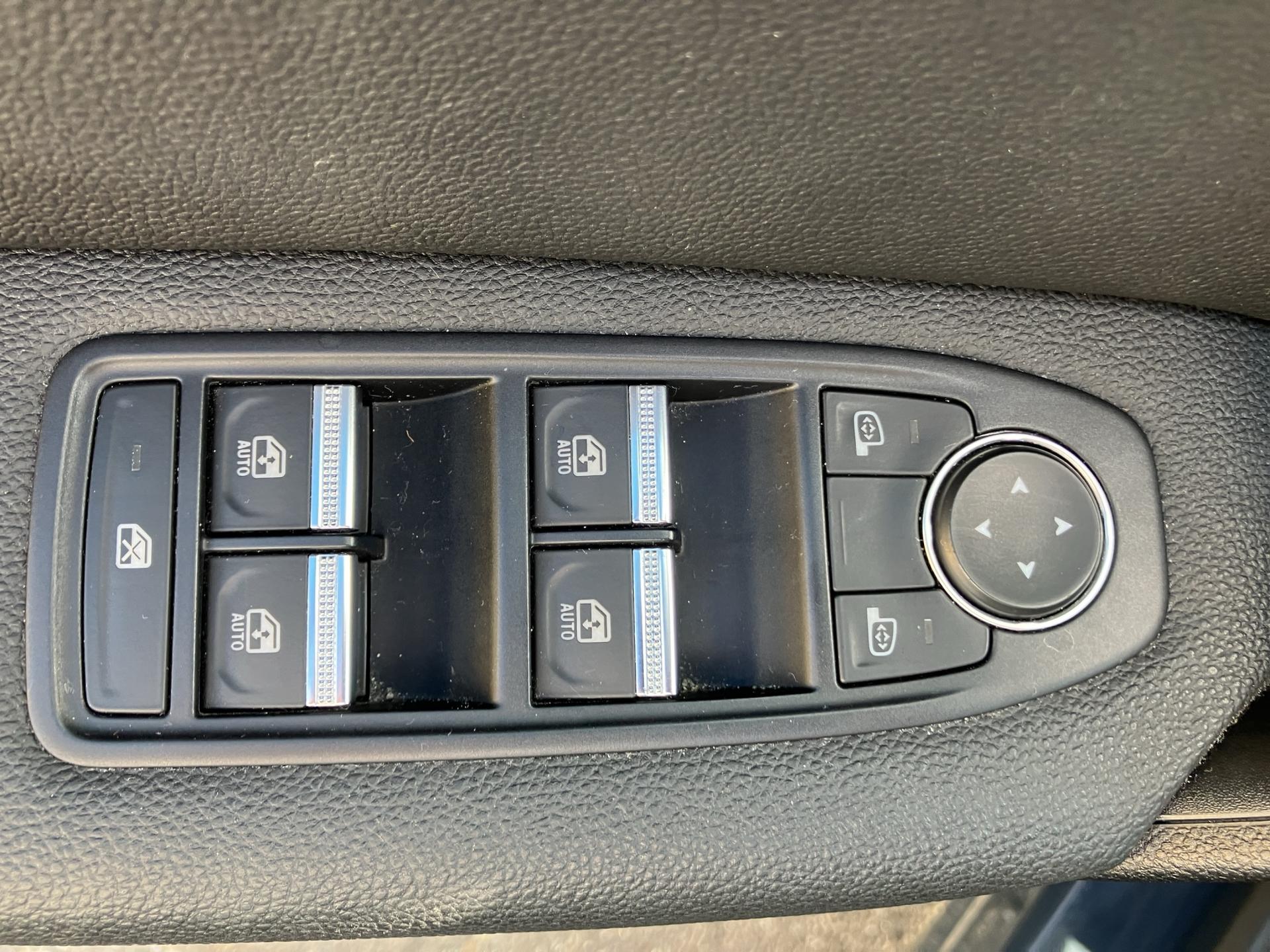 RENAULT Captur 1.6 E-Tech 145 Techno DHT-image-19