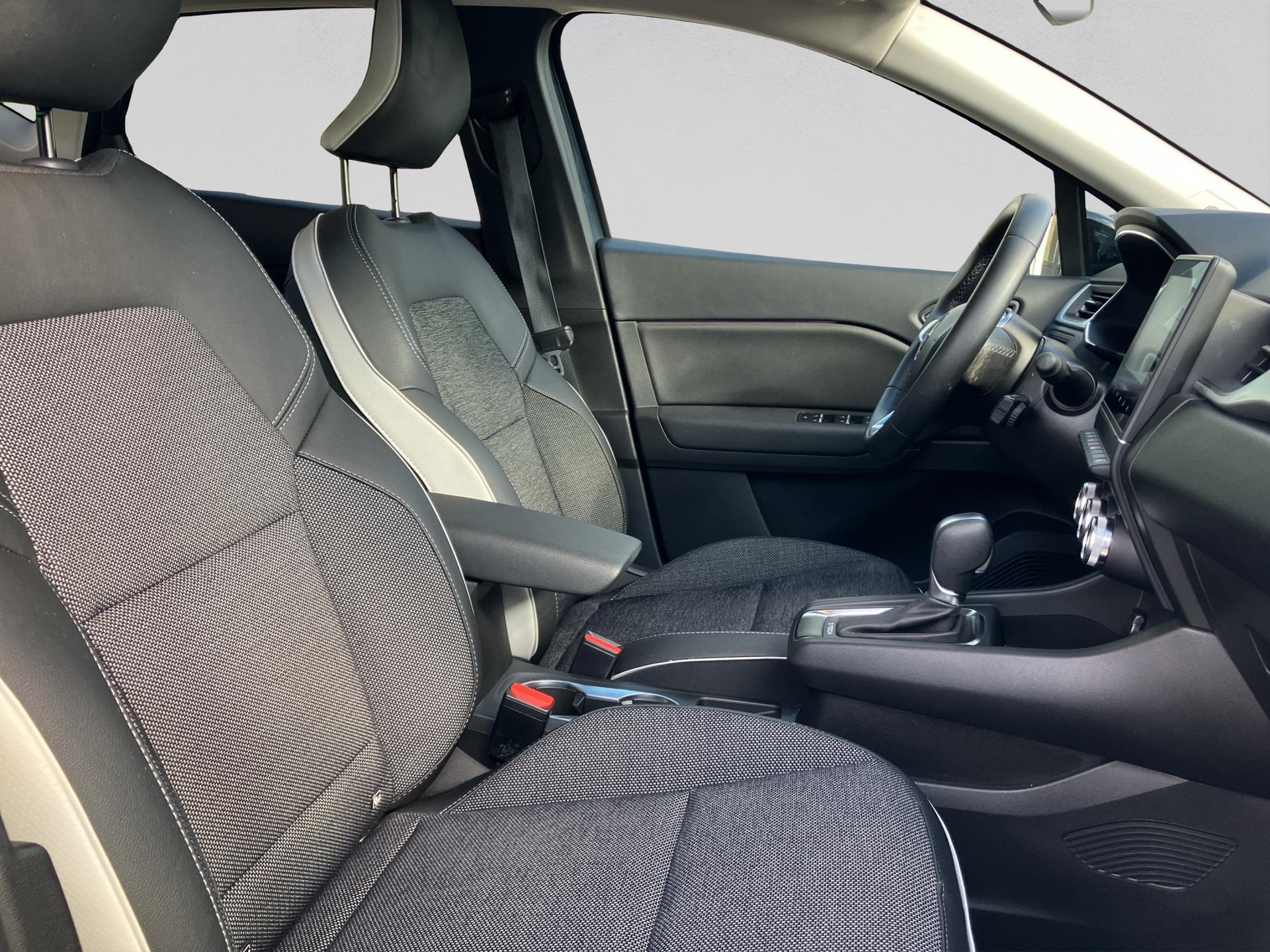 RENAULT Captur 1.6 E-Tech 145 Techno DHT-image-16