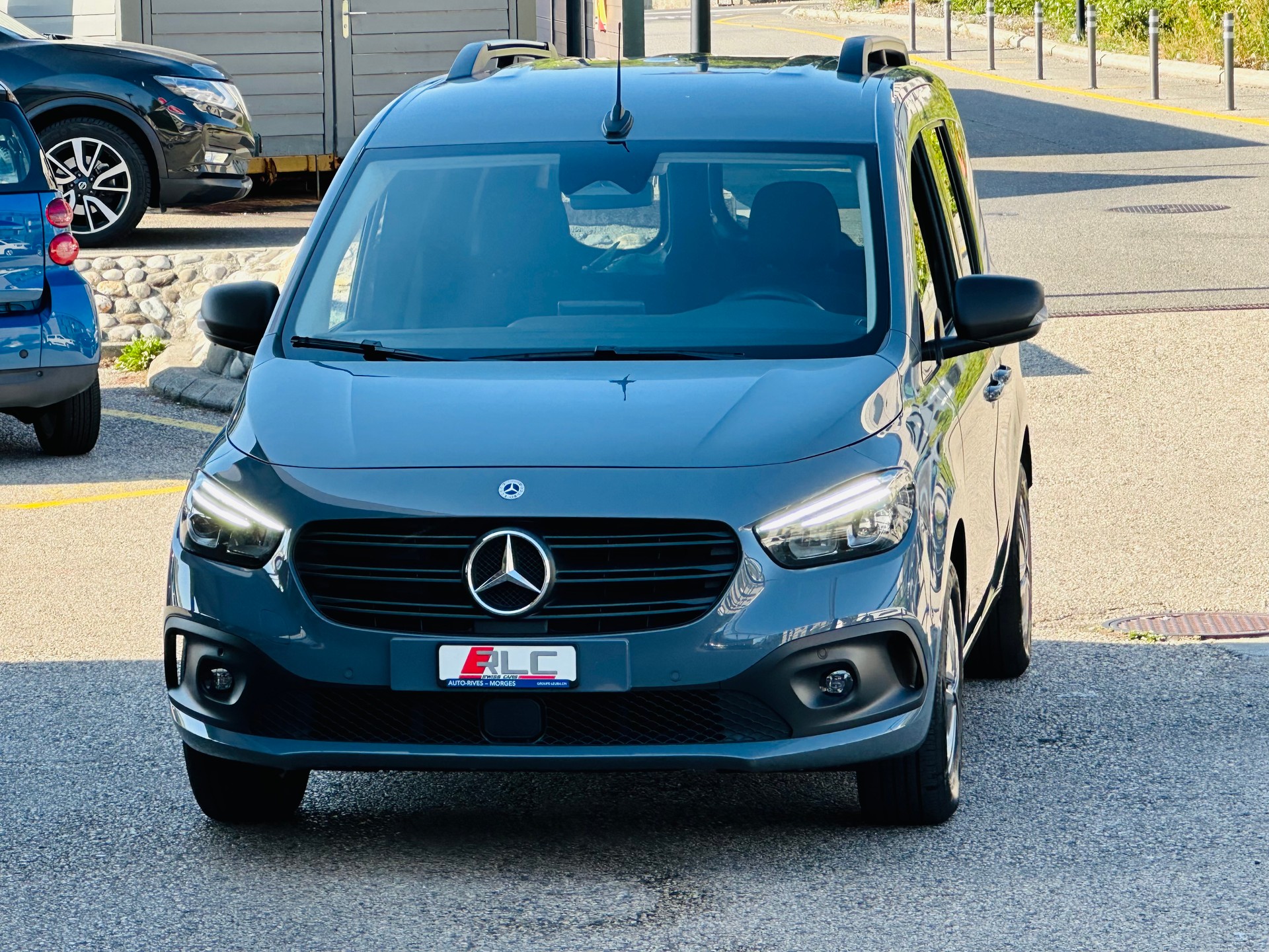 MERCEDES-BENZ Citan 113 Pro tourer L 5 places-image-6