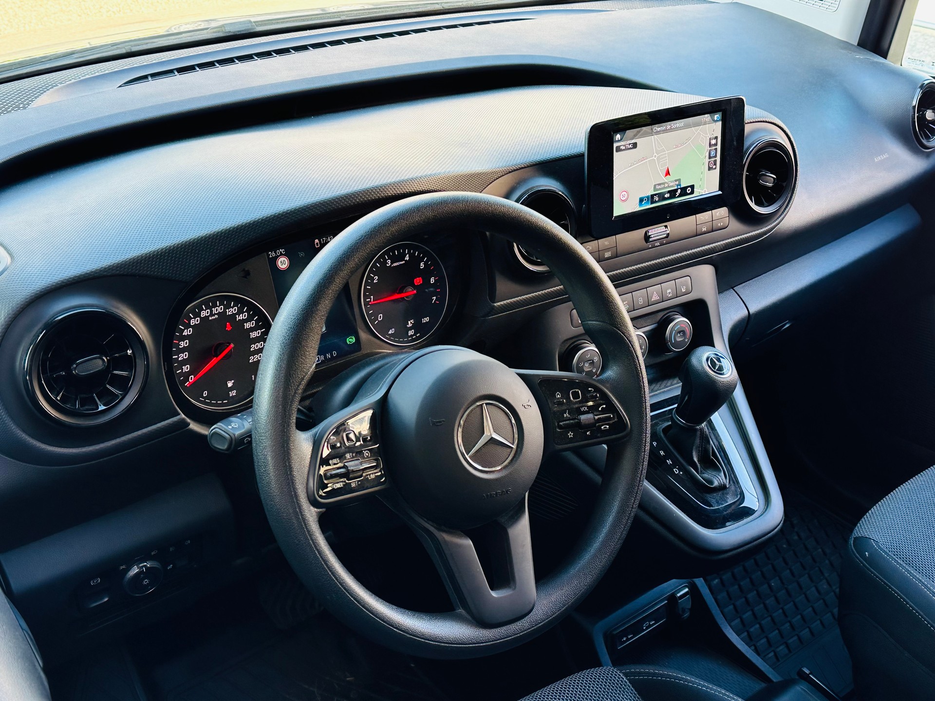 MERCEDES-BENZ Citan 113 Pro tourer L 5 places-image-15