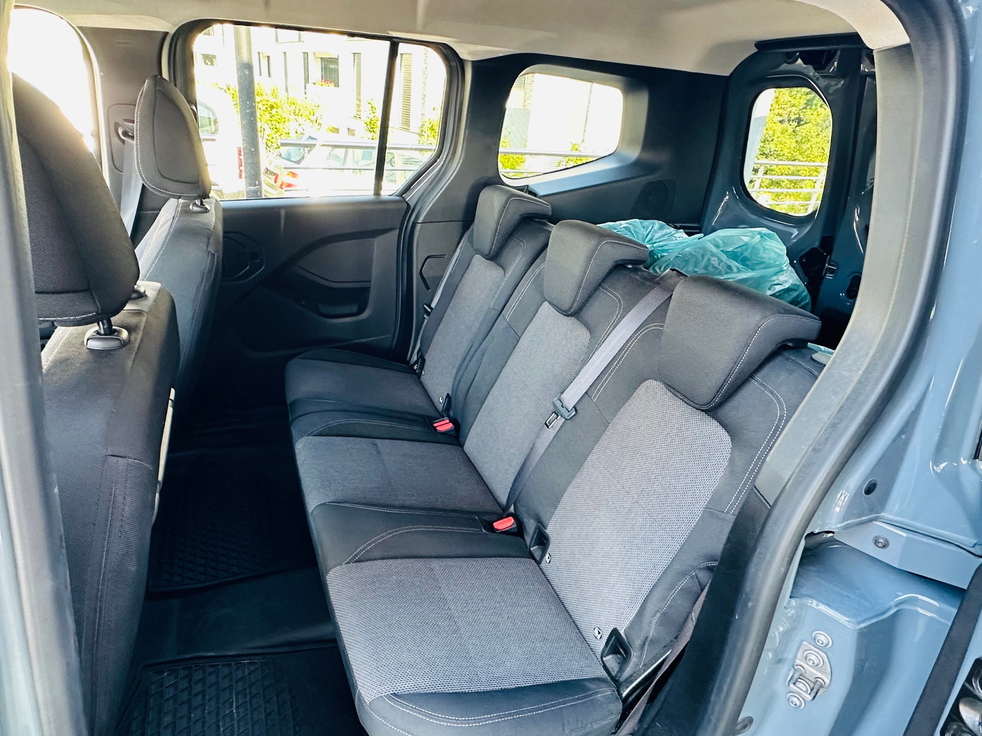 MERCEDES-BENZ Citan 113 Pro tourer L 5 places-image-12