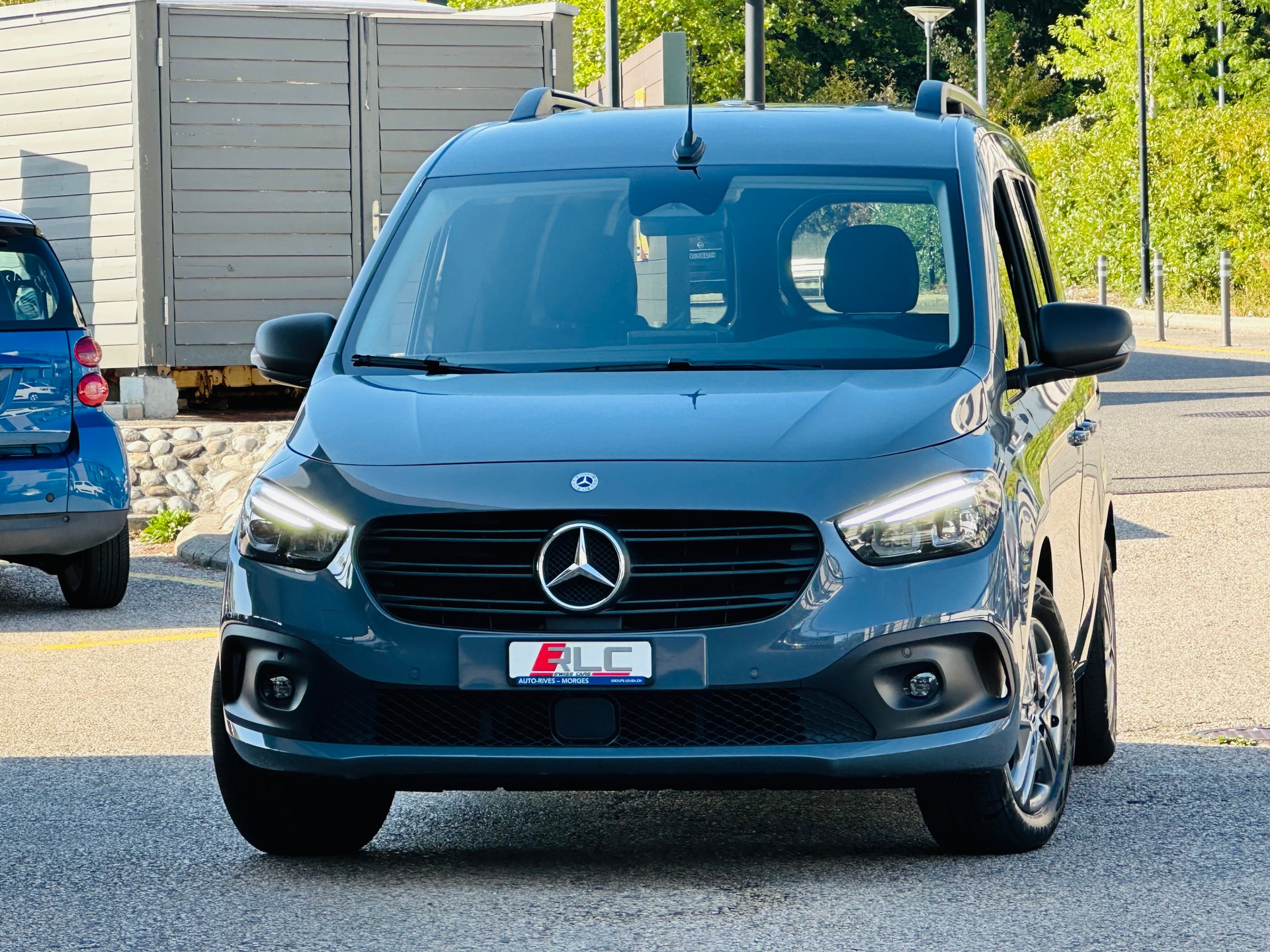 MERCEDES-BENZ Citan 113 Pro tourer L 5 places-image-1