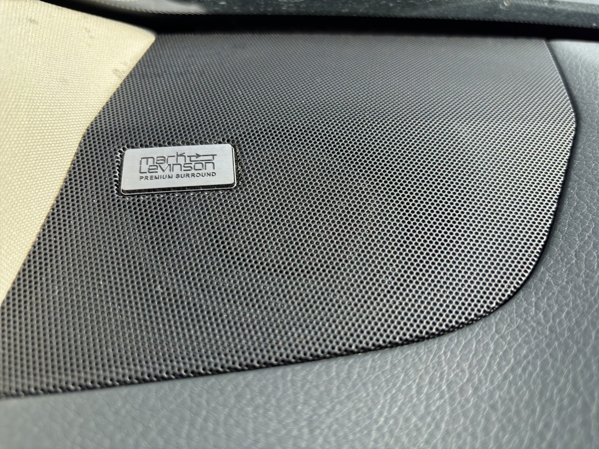 LEXUS NX 300h Excellence E-Four Automatic-image-25
